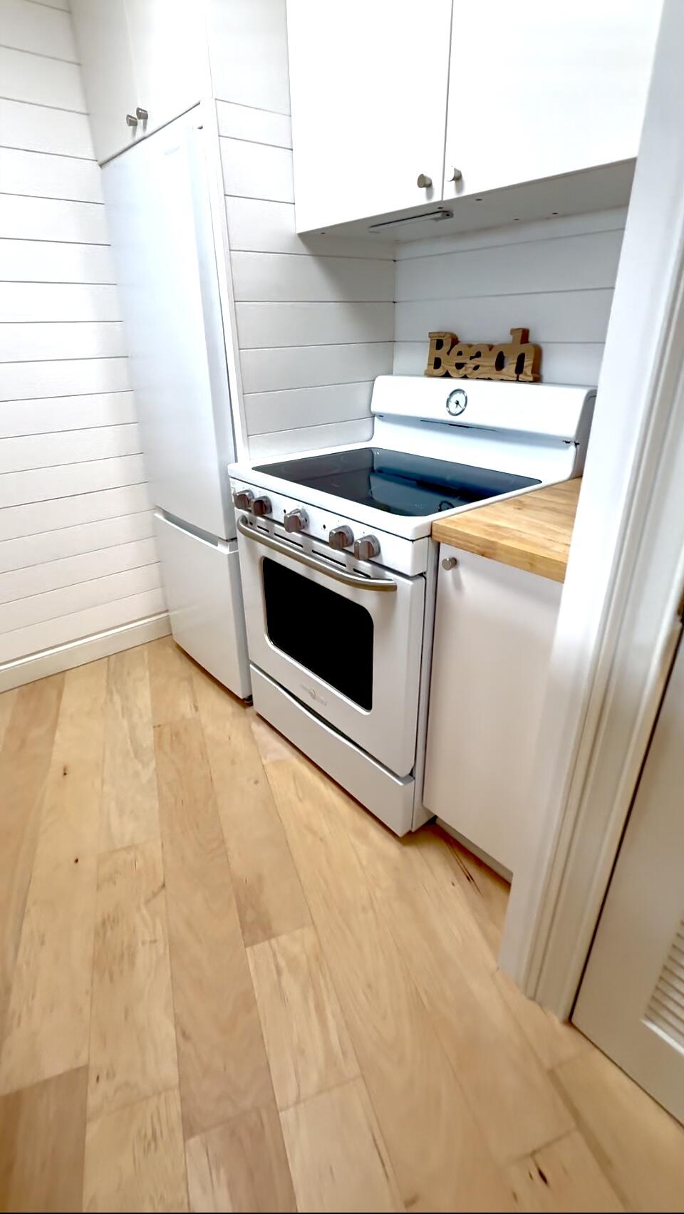 Carillon Beach Inn - Residential