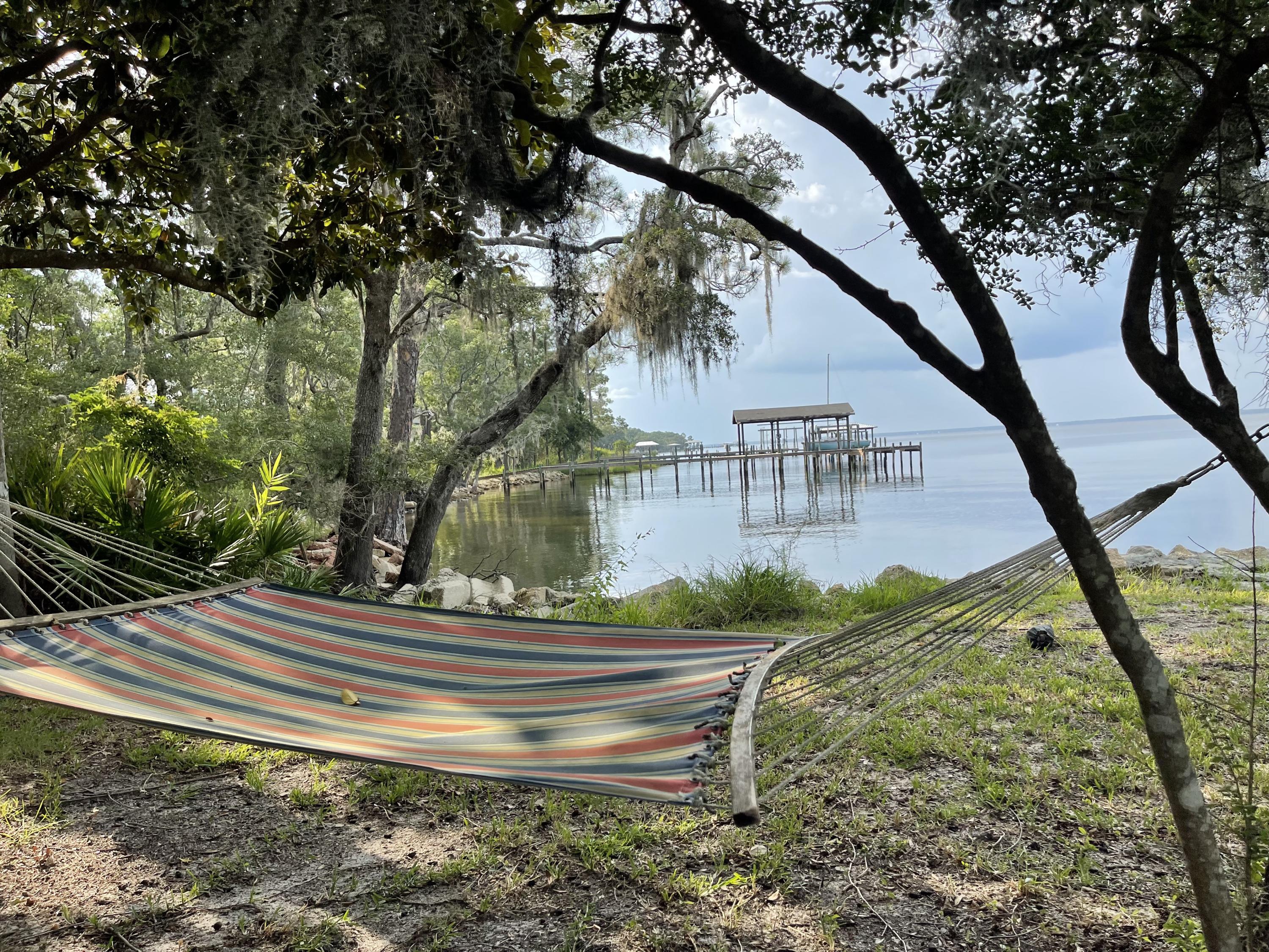 Perfect Lot to build your new home on! 
Bring your floor plans and let get started so you can begin Spending  the weekends out relaxing by the  Choctawatchee Bay and taking in the beautiful scenery. Don't miss out on this great opportunity!!!