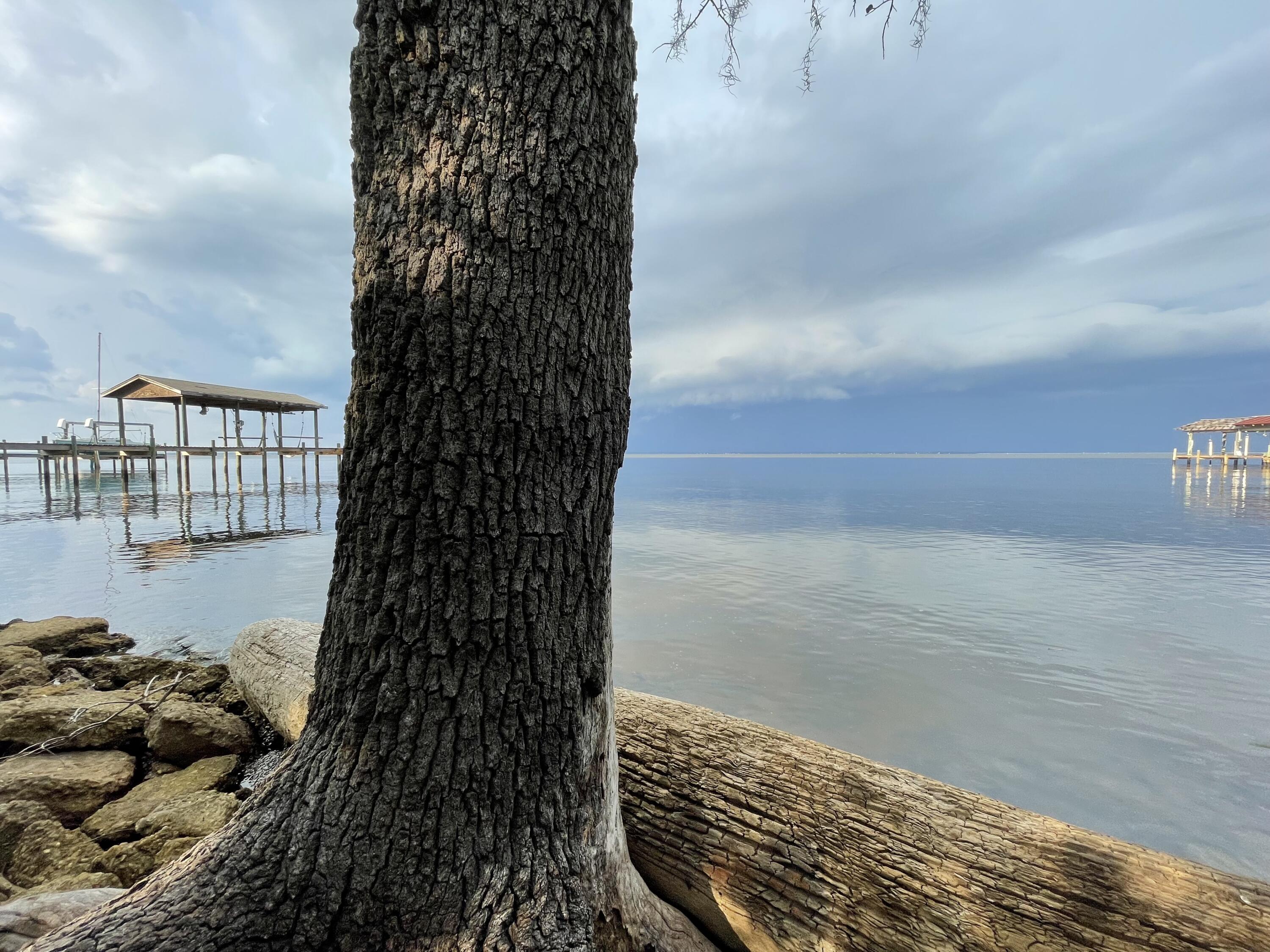 BAY BREEZE - Land