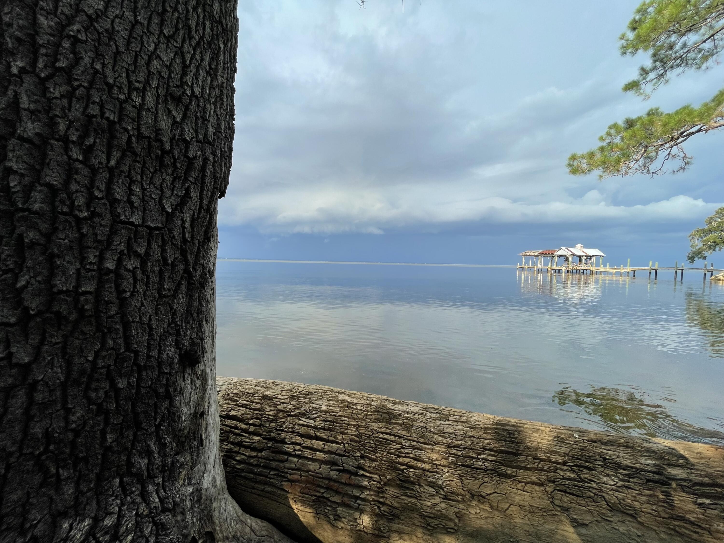 BAY BREEZE - Land