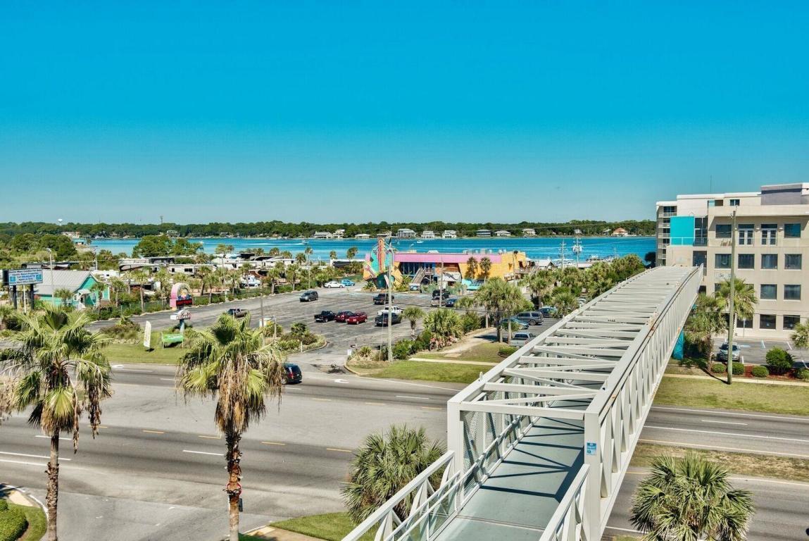 DESTIN WEST GULFSIDE VILLAS - Residential