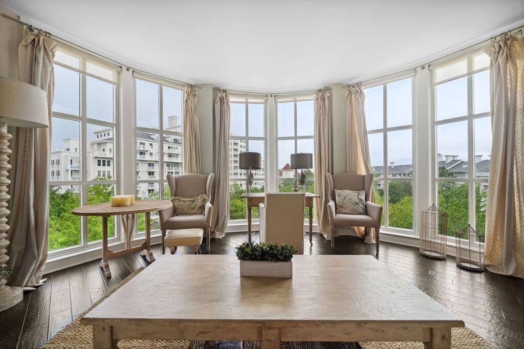 BAHIA CONDO - Residential