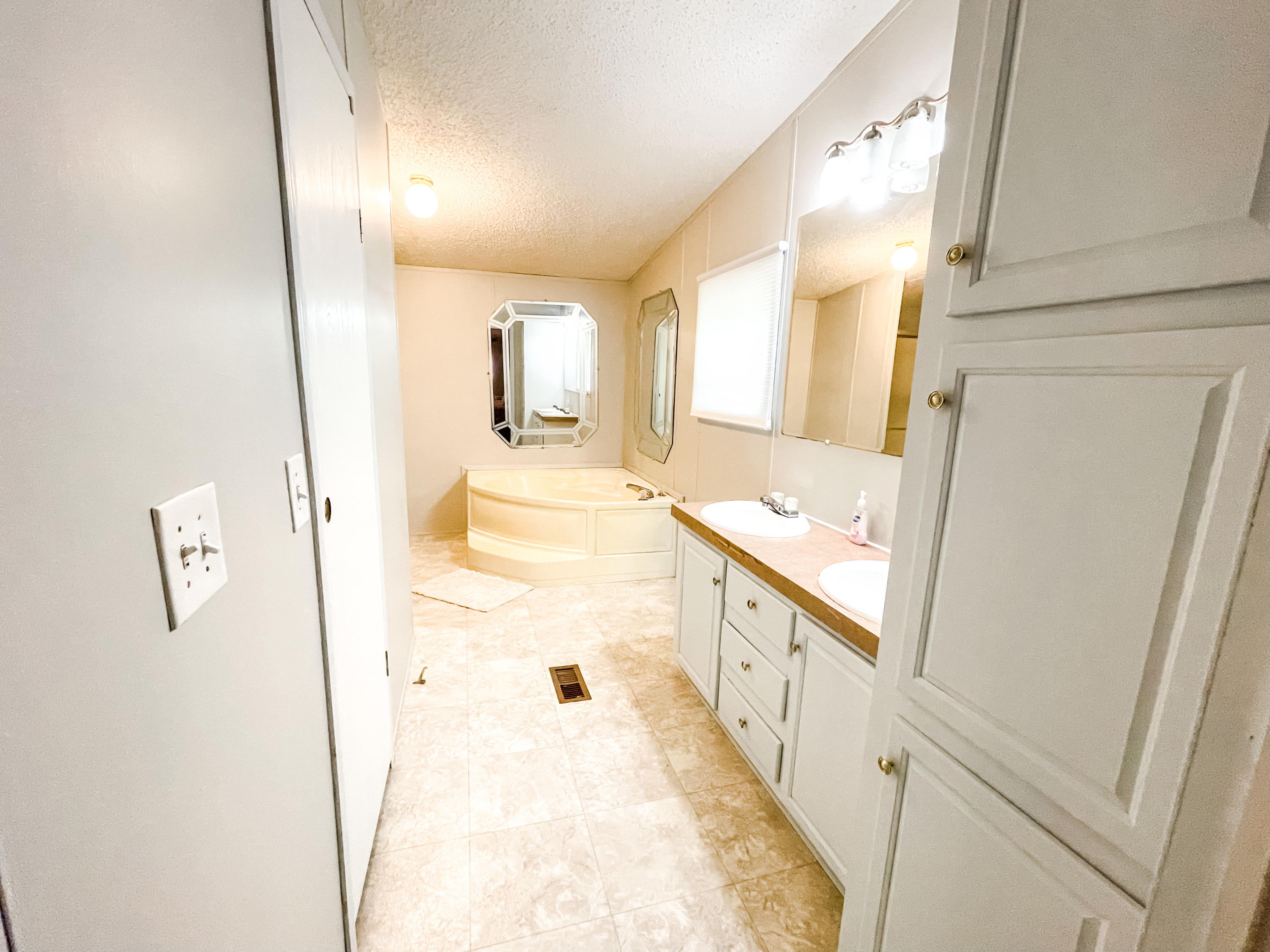 JUNIPER LAKE ESTATES - Residential