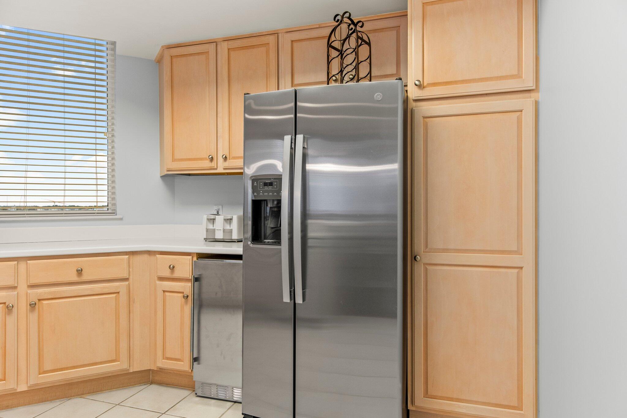 Silver Beach Towers East - Residential