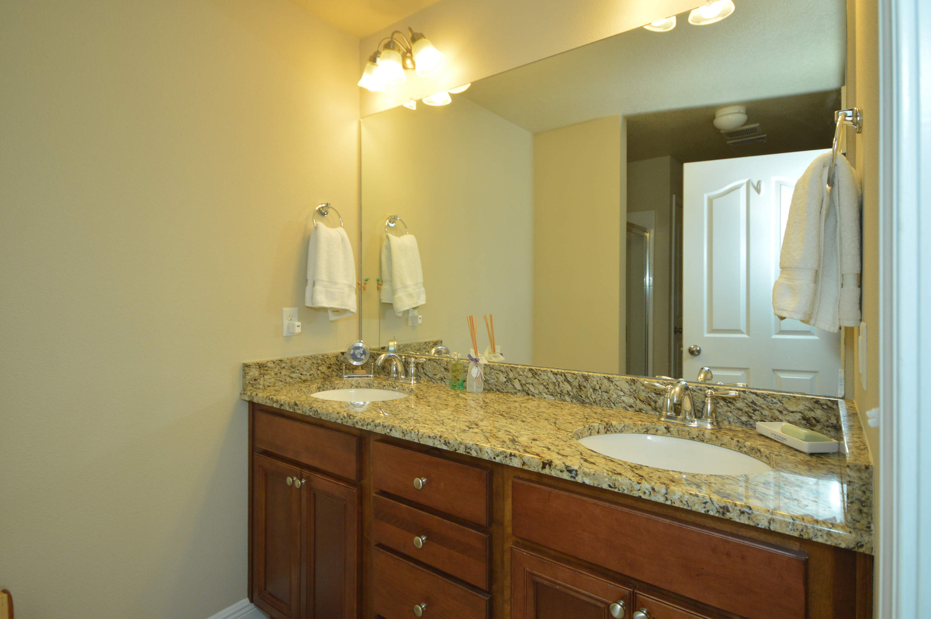 RESERVE POINTE - Residential
