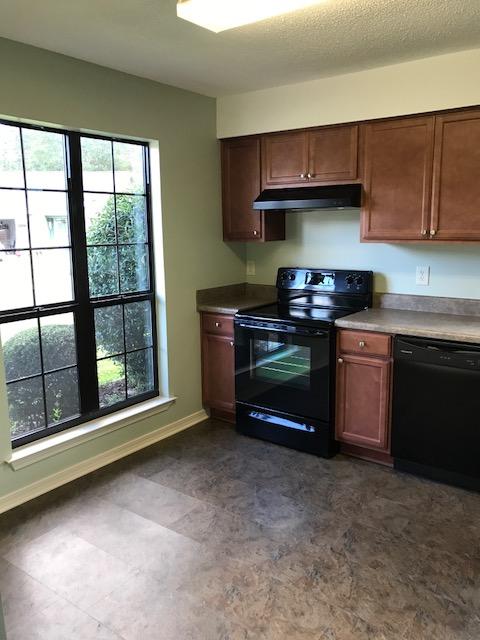 CRYSTAL LAKE ESTATES - Residential Lease