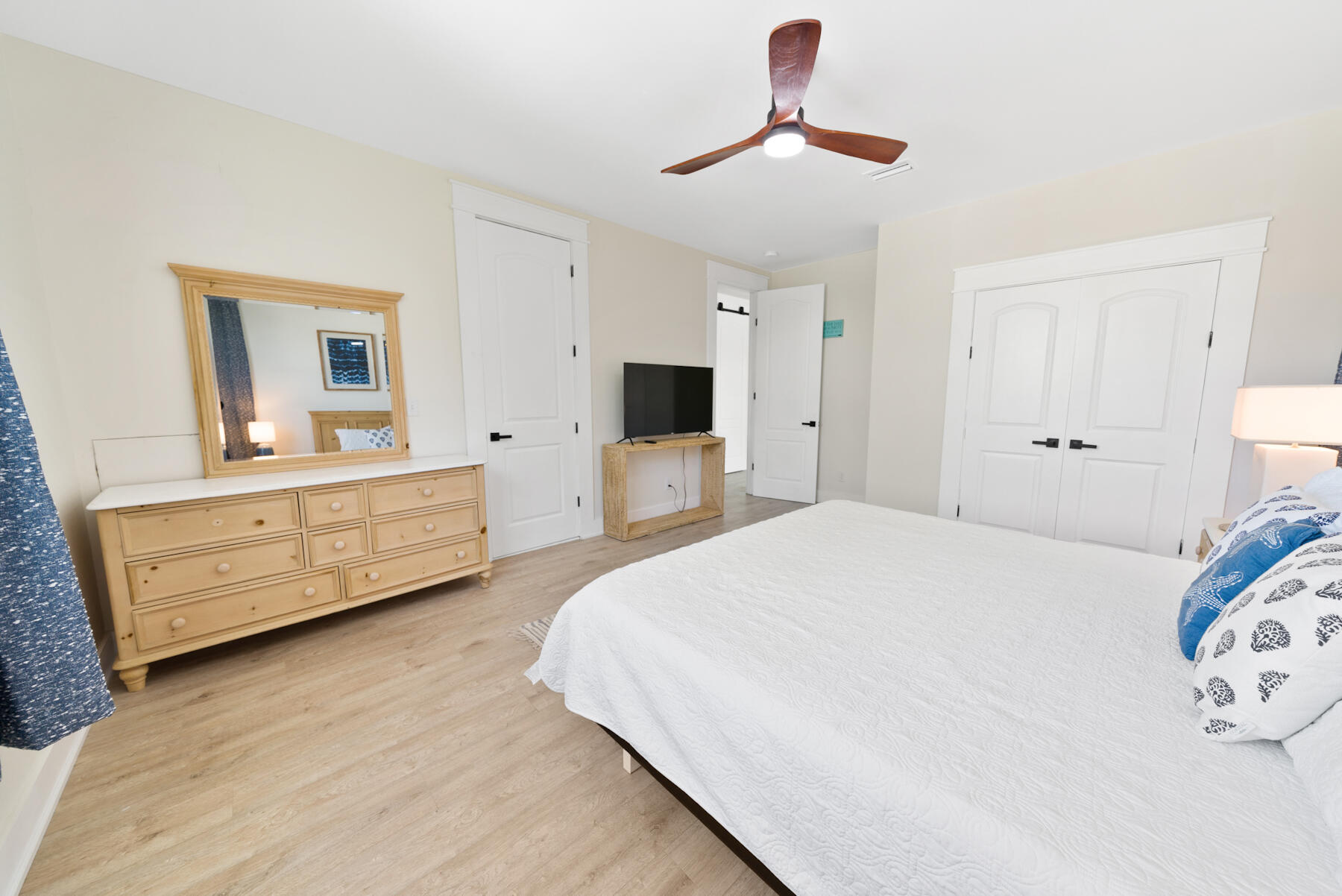 LAGUNA BEACH - Residential
