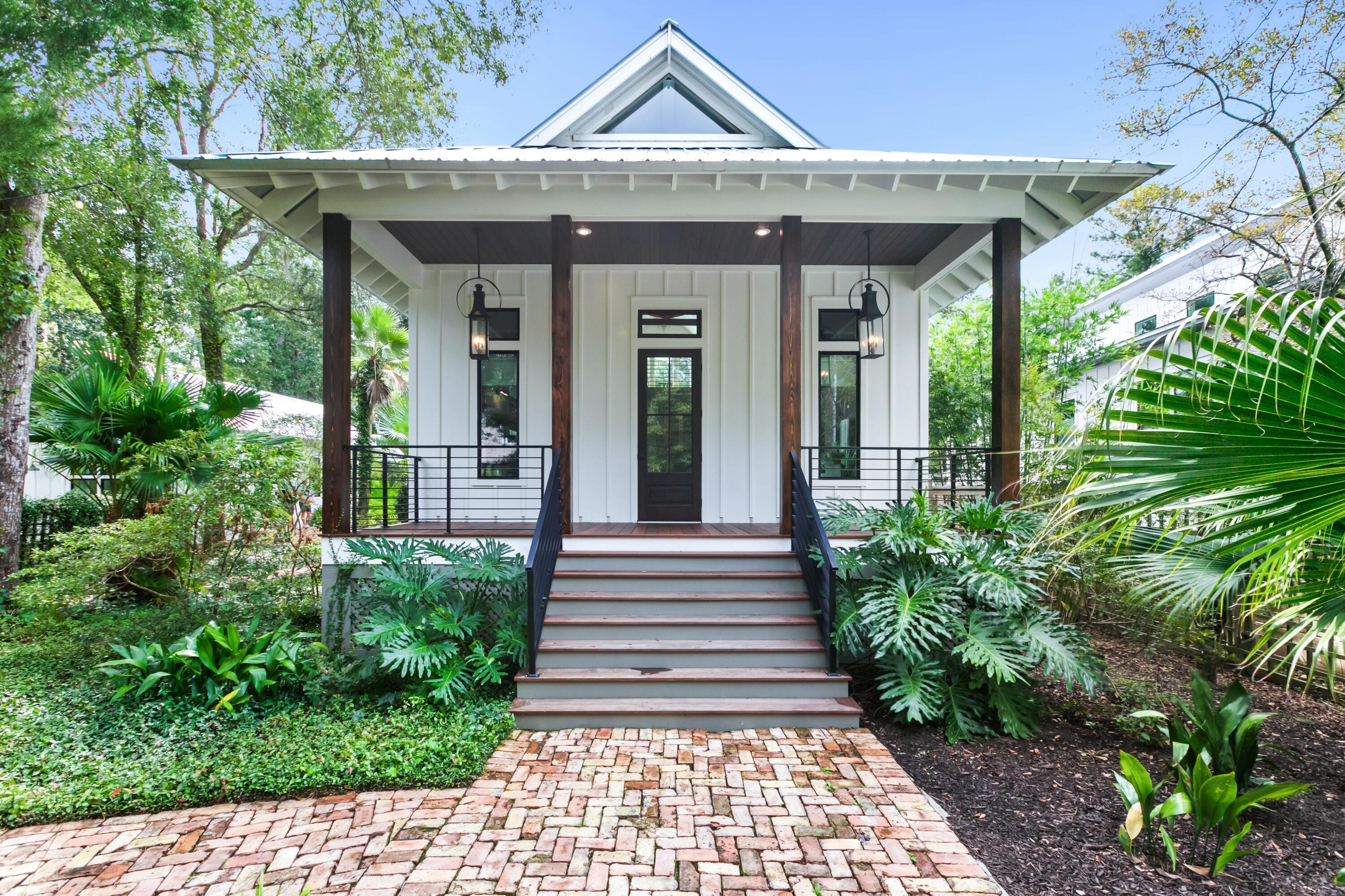 MAGNOLIA BEACH - Residential