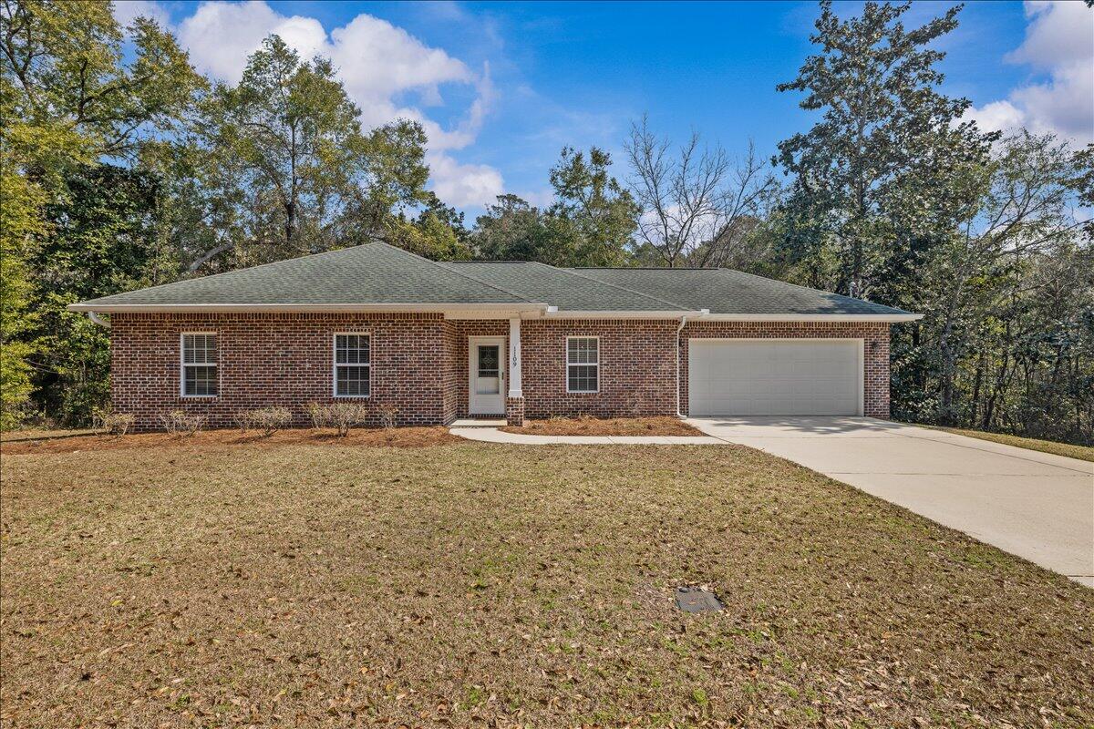 Beautiful 3 bed, 2 bath in the center of Niceville built in 2017. Inside contains laminate wood flooring in all main areas. The kitchen offers granite countertops, dark espresso cabinets, stainless steel appliances, and a large breakfast bar that is opened up to the living and dining area. The spacious primary bedroom has a large walk-in closet. Crown molding in the main living areas, recessed lighting in main areas, covered patio in rear that over looks a creek and beautiful greenery.