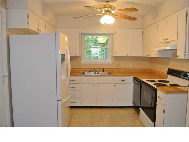 PALM ESTATES UNIT 2 - Residential Lease