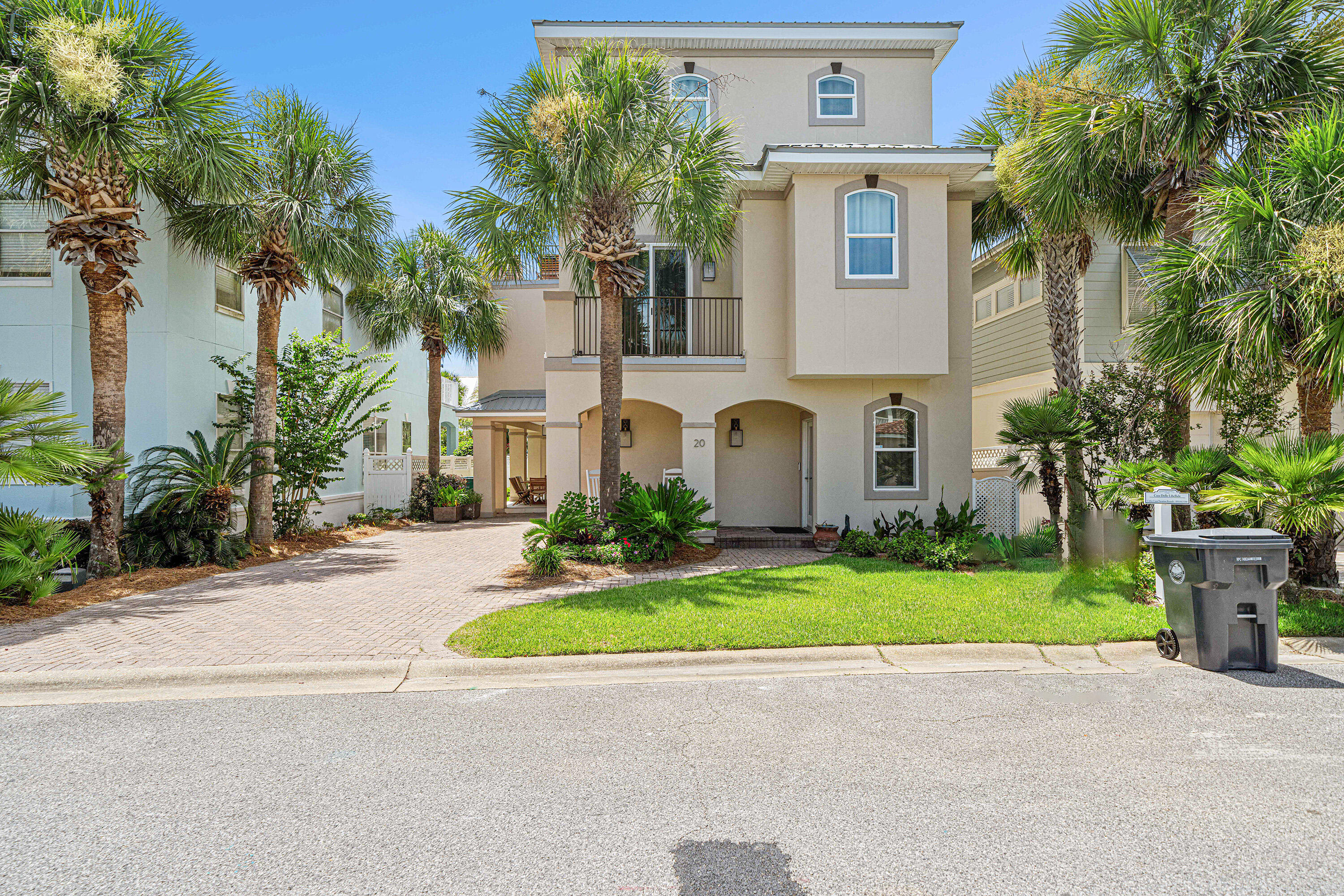 EMERALD WATERS VILLAGE - Residential