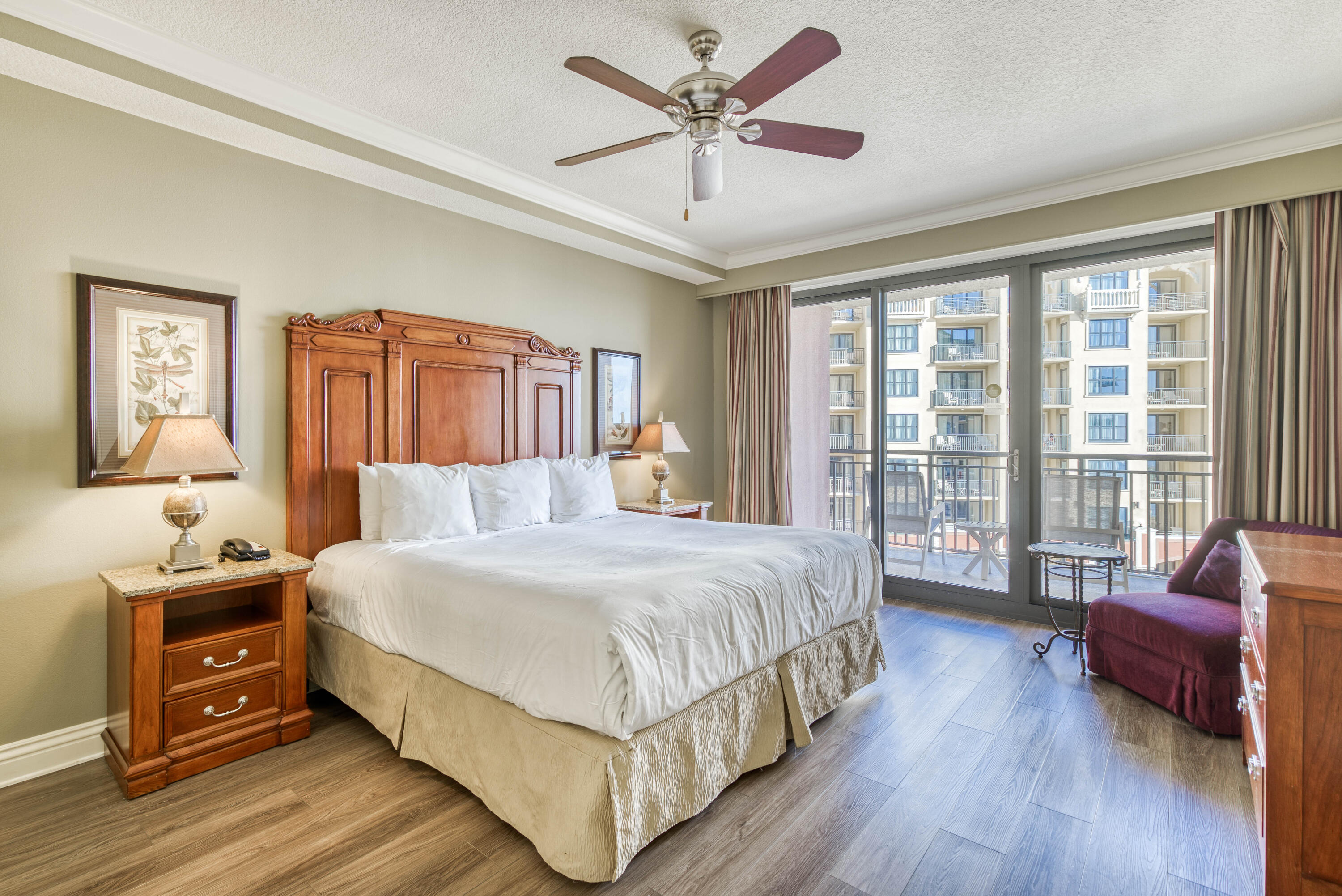 EMERALD GRANDE - Residential