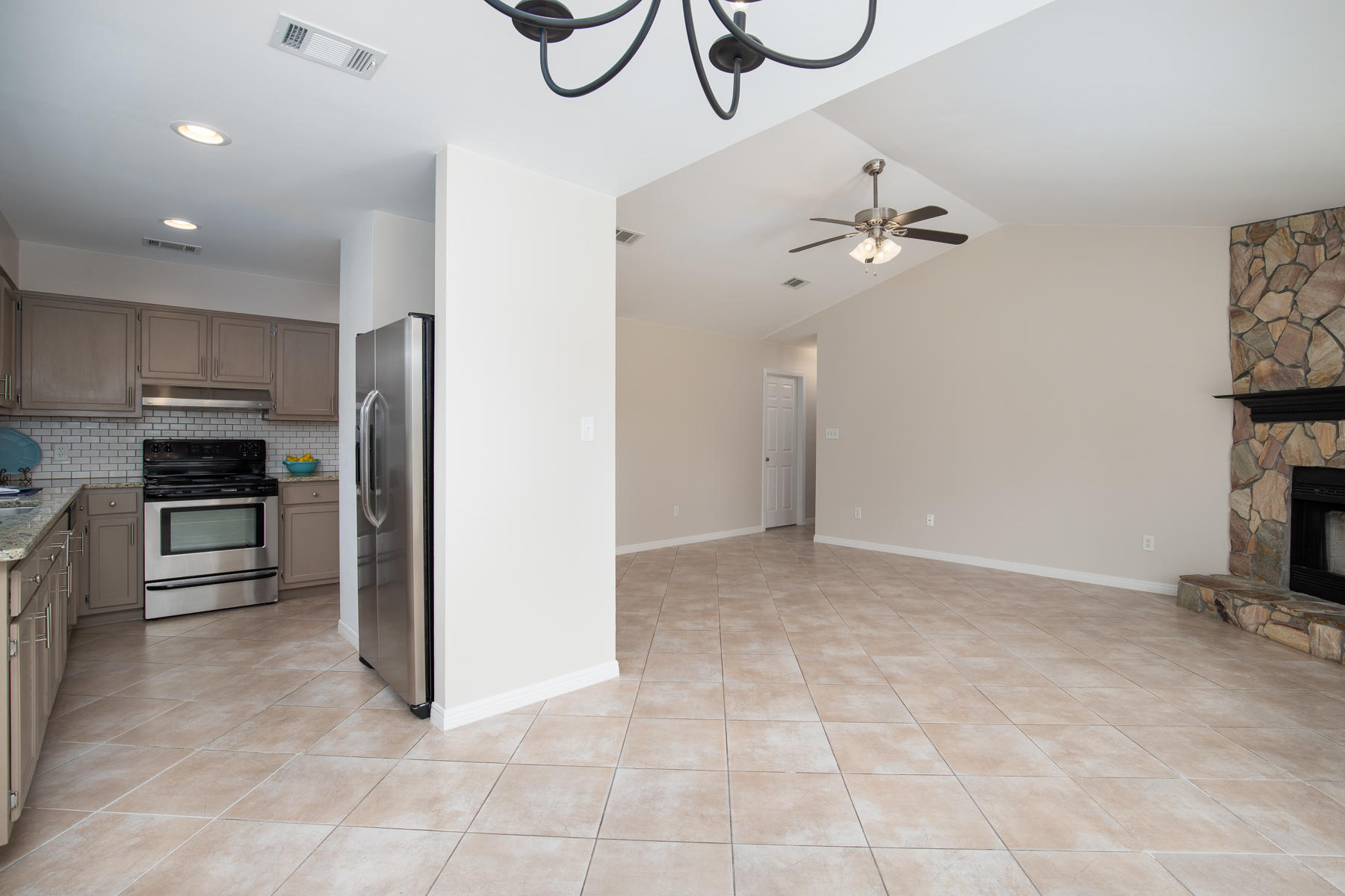 FOX DEN VILLAGES PHASE III - Residential Lease