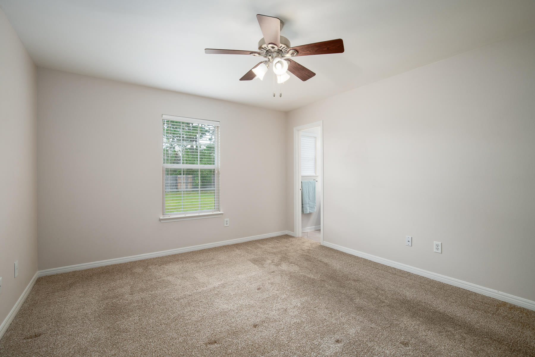 FOX DEN VILLAGES PHASE III - Residential Lease