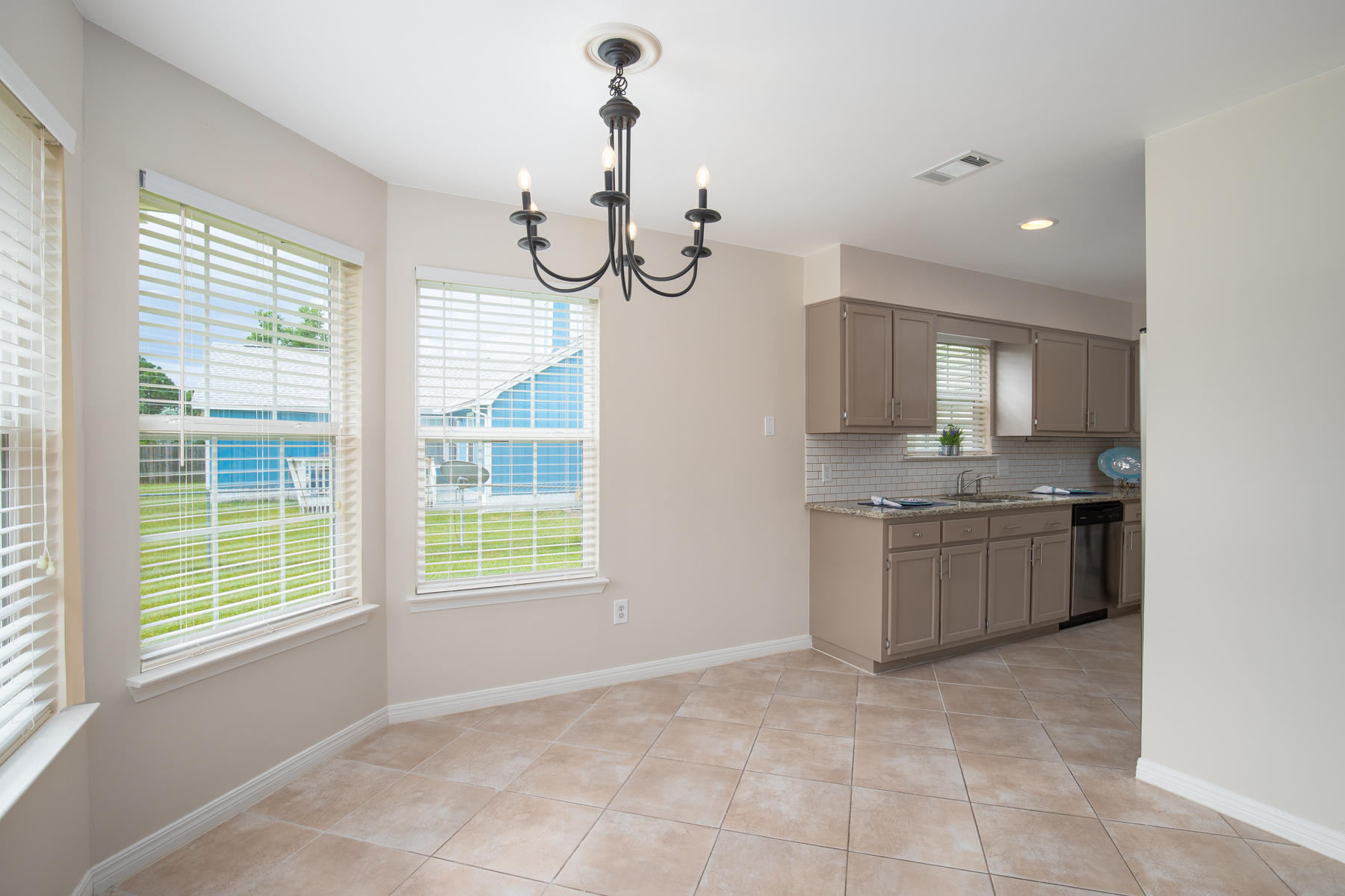 FOX DEN VILLAGES PHASE III - Residential Lease