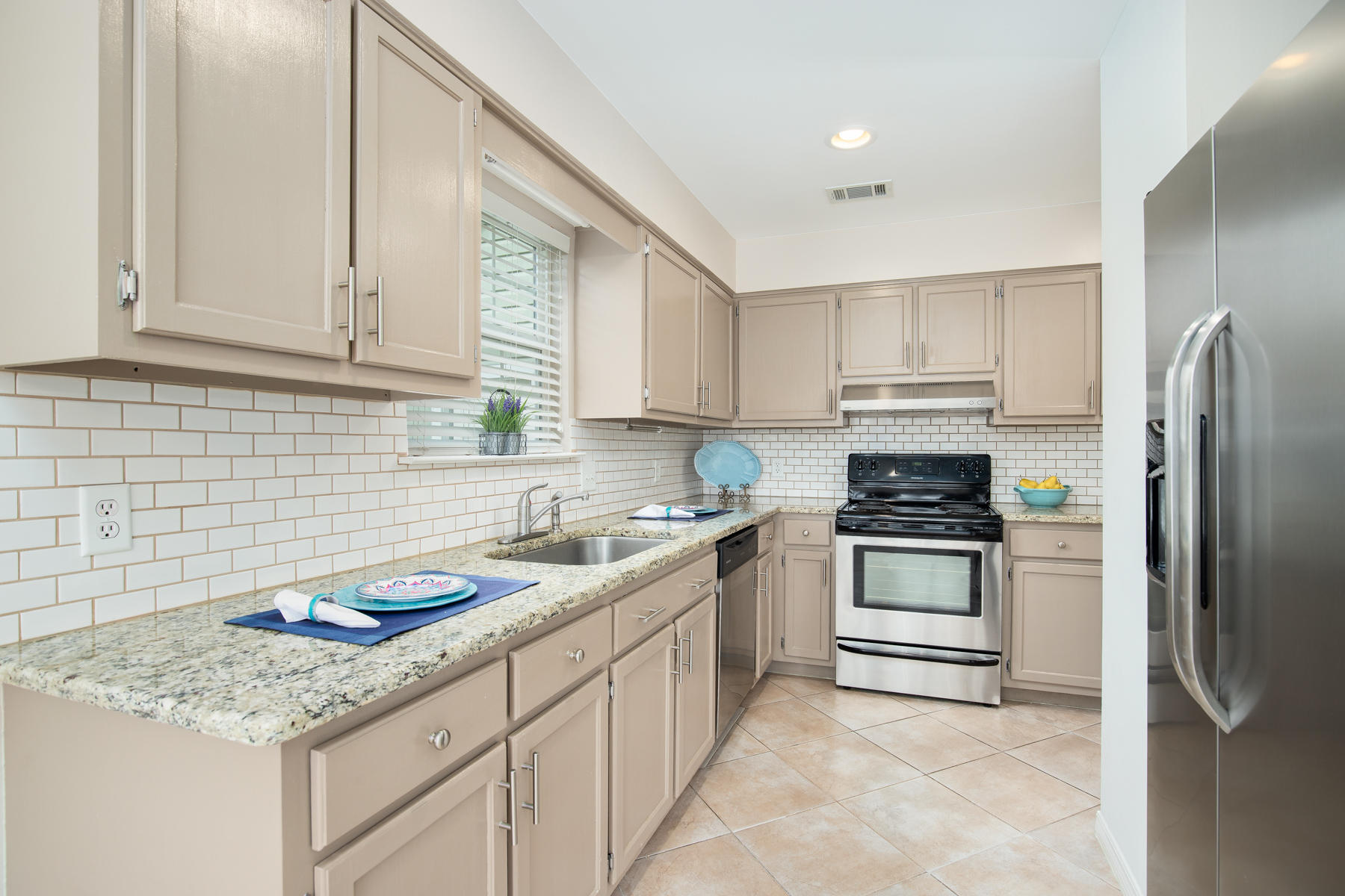 FOX DEN VILLAGES PHASE III - Residential Lease