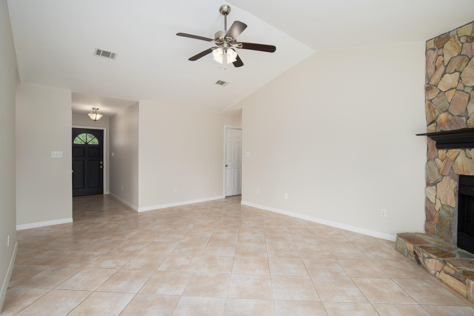 FOX DEN VILLAGES PHASE III - Residential Lease