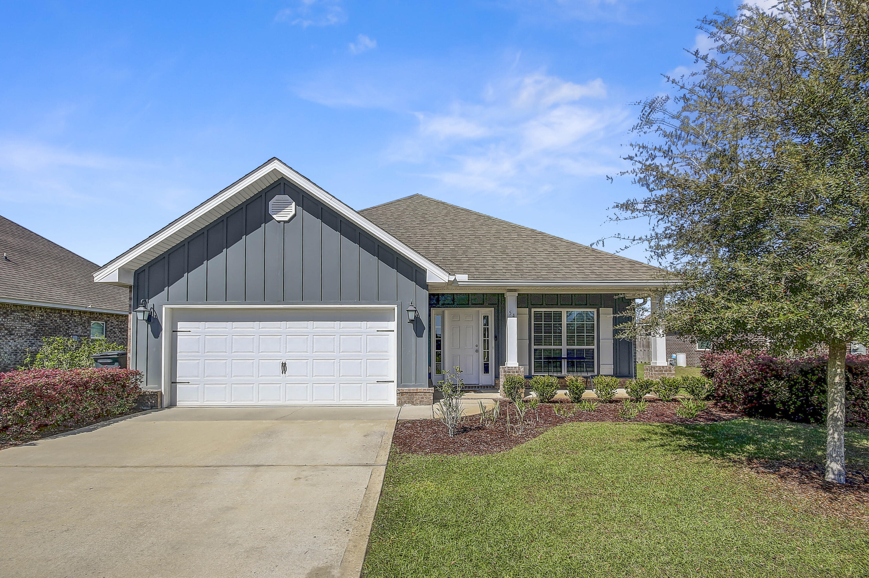 This 3 bed/ 2 bath w/a flex room home has so many upgrades. It faces out onto ''Central Park'' which is a large open park w/a covered grilling pavilion. Also, it's close enough to walk to all the wonderful HB amenities - clubhouse, fitness ctr, pools, etc.
This home includes: 3 side brick, gas hot water heater, stubout on the backporch for gas grill, Granite in kitchen & all baths, Stainless Steel Appliances, Brushed Nickel Plumbing fixtures, Garden Tub and separate Tile Shower in Master Bath, Crown Molding in entry, family room & master bedroom, Wood Look tile flooring in all common areas of the home, baths and utility, Rear Gutters, Professional landscaping w/sprinkler system and well.  Privacy fenced backyard