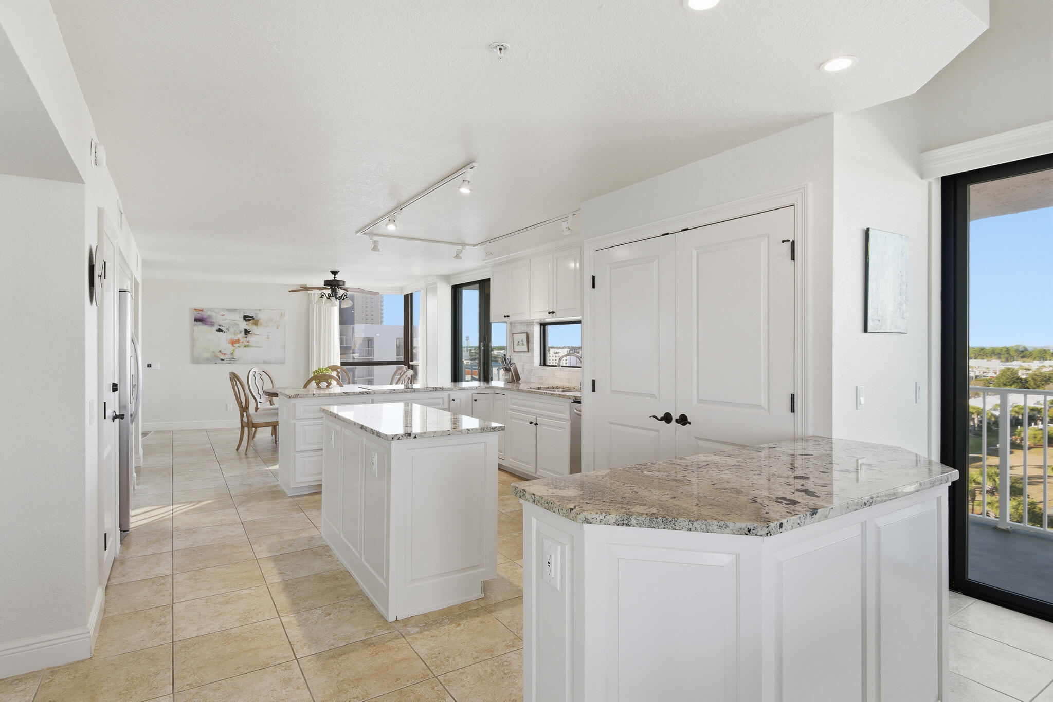 MAINSAIL CONDO PH 3 - Residential