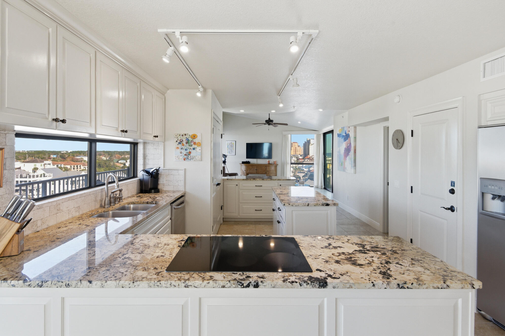 MAINSAIL CONDO PH 3 - Residential