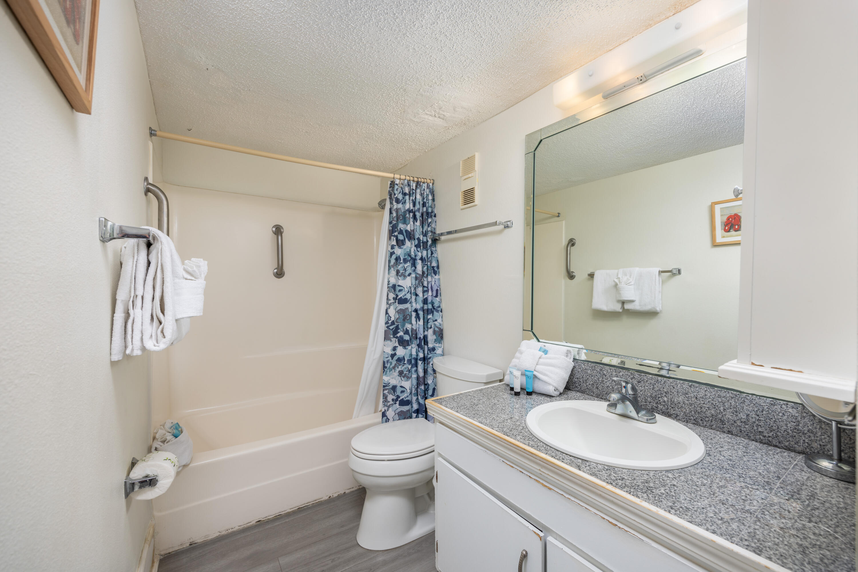 ISLAND ECHO CONDO - Residential