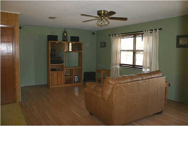 WHISPERING LAKES ESTATES - Residential Lease
