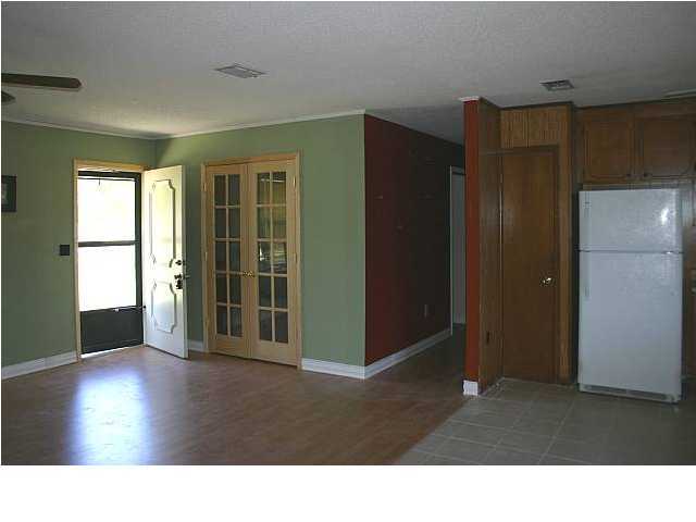WHISPERING LAKES ESTATES - Residential Lease