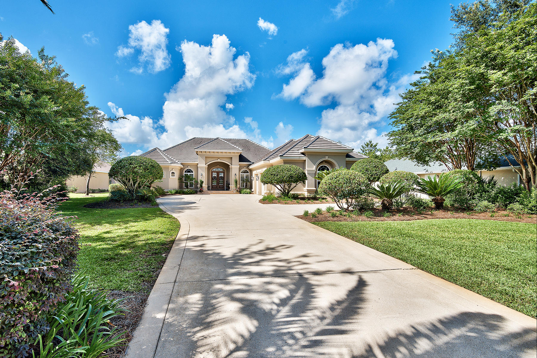 WHISPERING OAKS - Residential