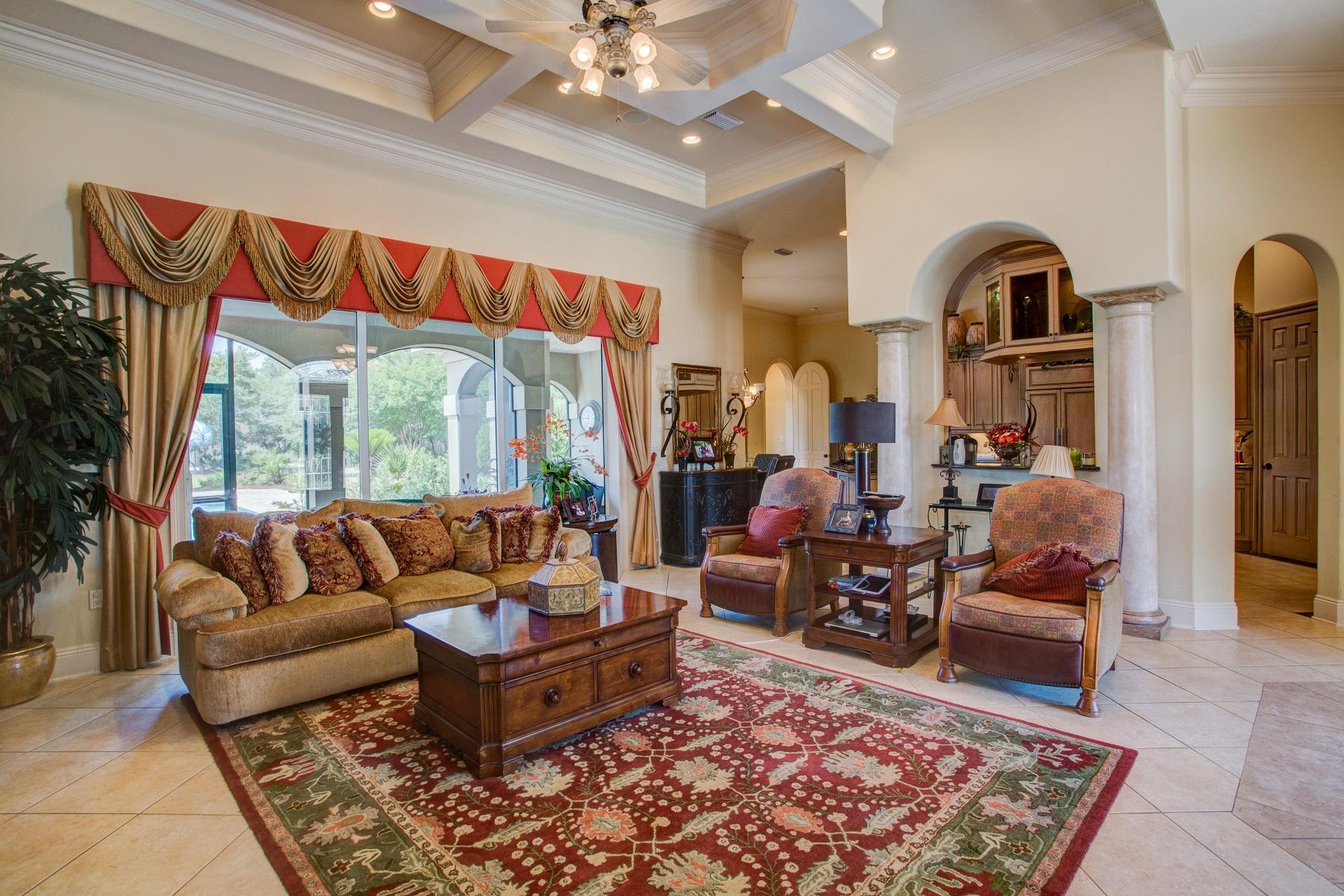 WHISPERING OAKS - Residential