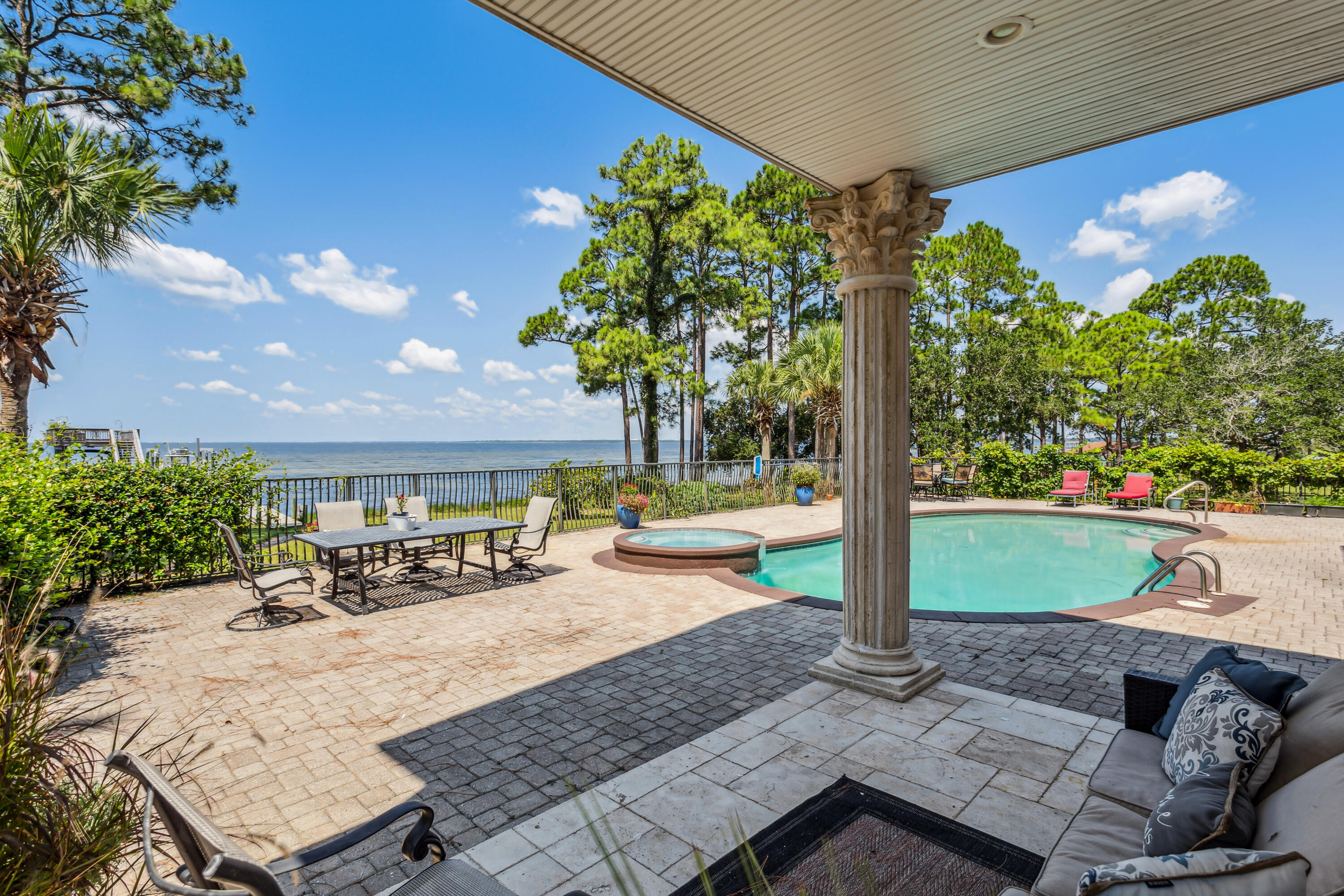RAINTREE ESTATES - Residential