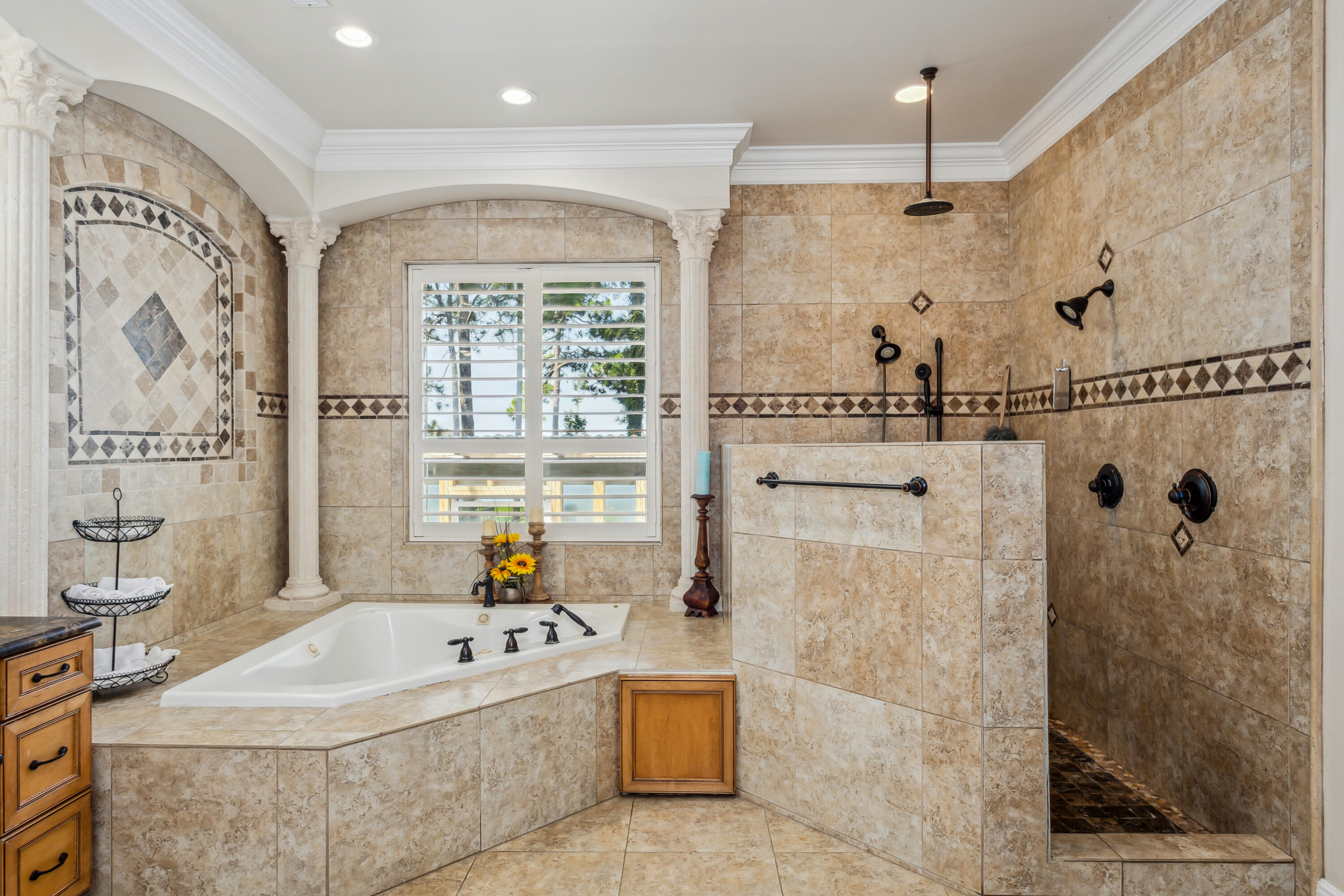 RAINTREE ESTATES - Residential