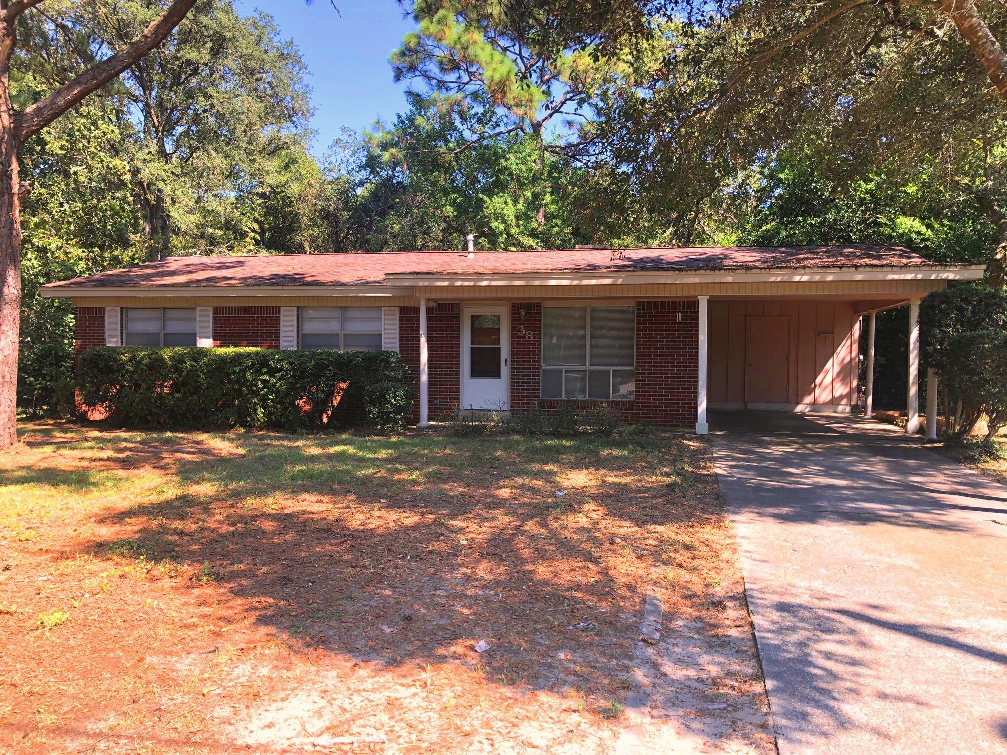 Single story 3 bedroom, 2 bathroom home. Conveniently located between both Eglin and Beal Parkway. Yard service is INCLUDED in the rent. Pets under 50lbs (must be over 1 year old - no puppies or kittens) allowed with a non-refundable pet fee. Available for immediate occupancy. Call today to schedule a showing.