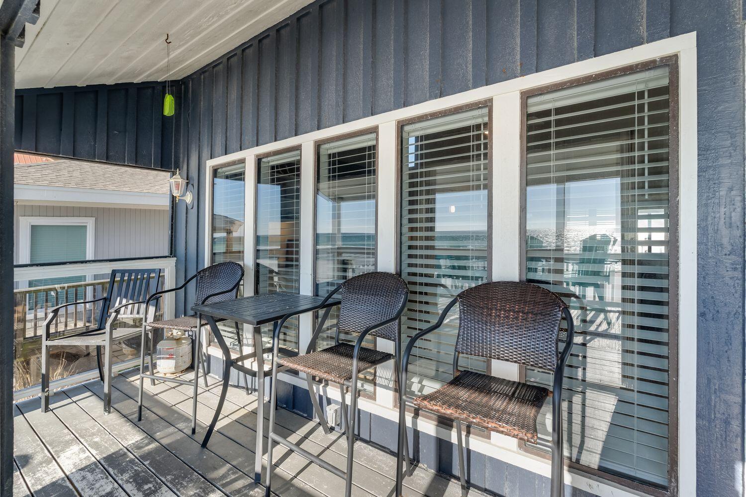 TREASURE ISLAND - Residential