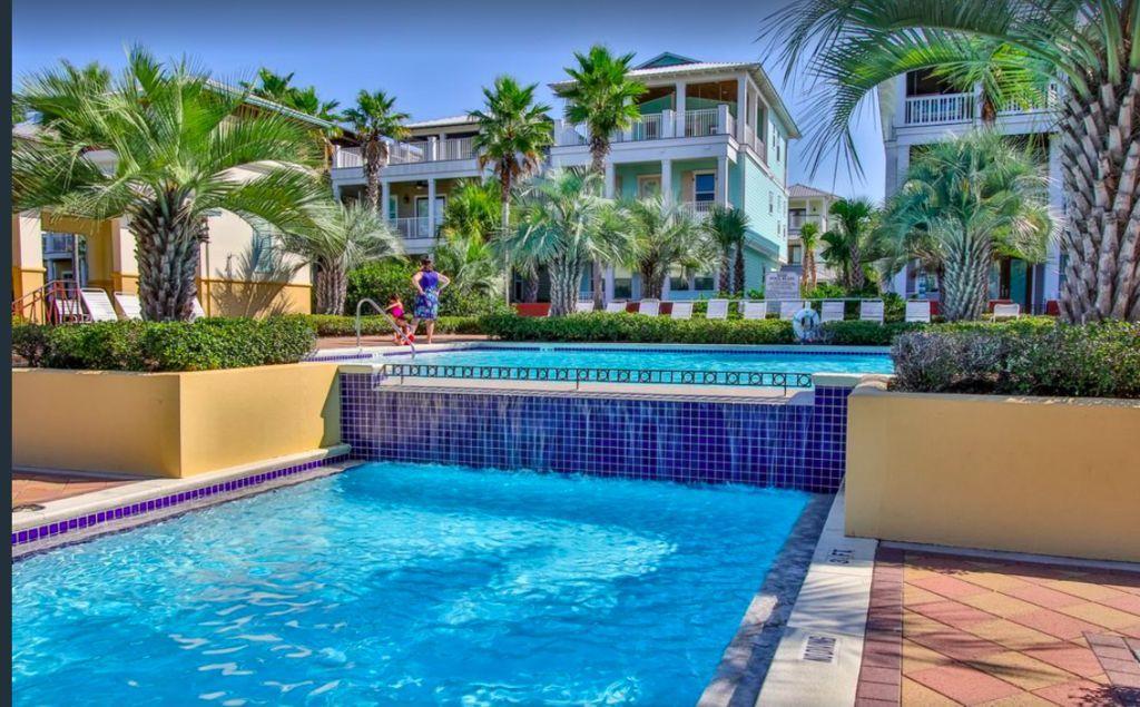 ALEXANDER AT PALM COURT - Residential