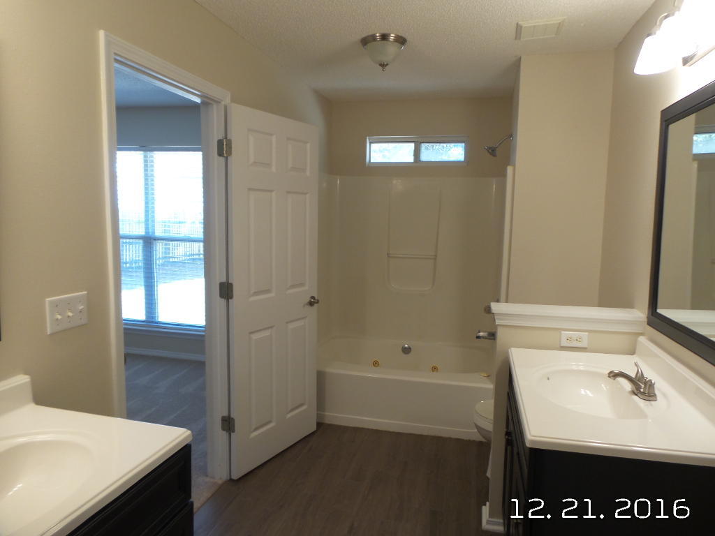 RIVERCHASE S/D PH 2 - Residential Lease