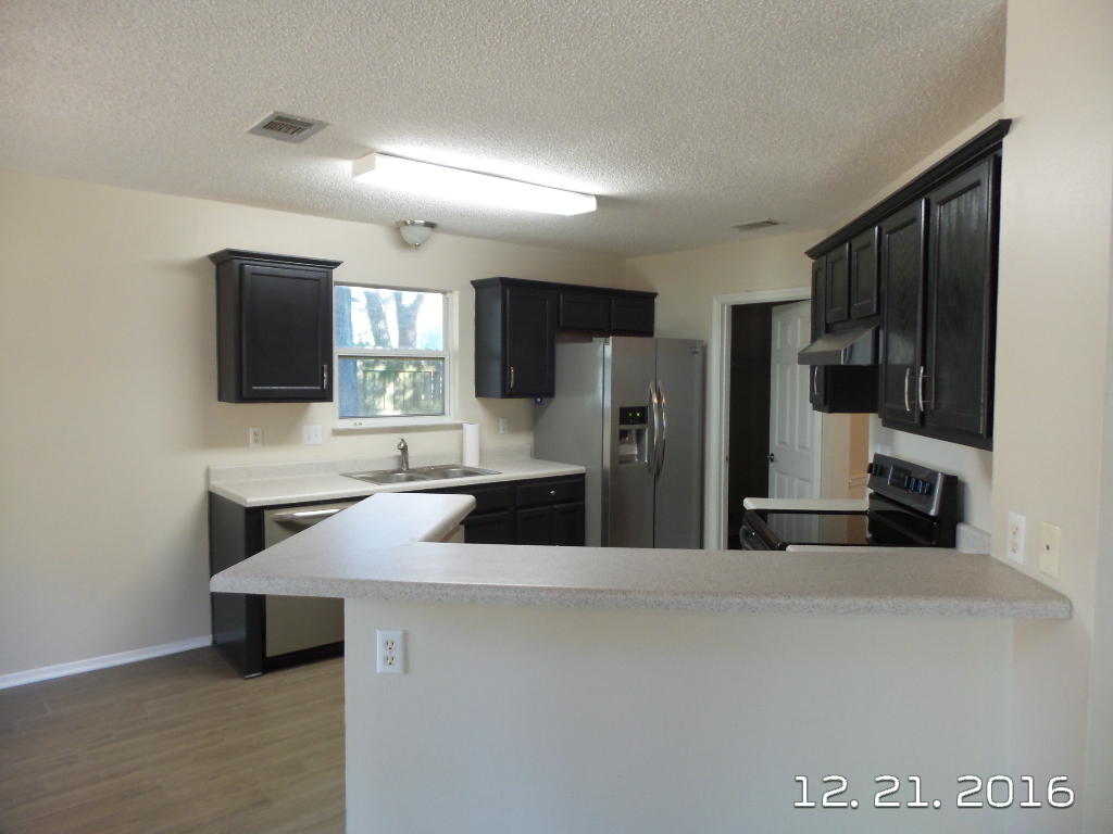 RIVERCHASE S/D PH 2 - Residential Lease