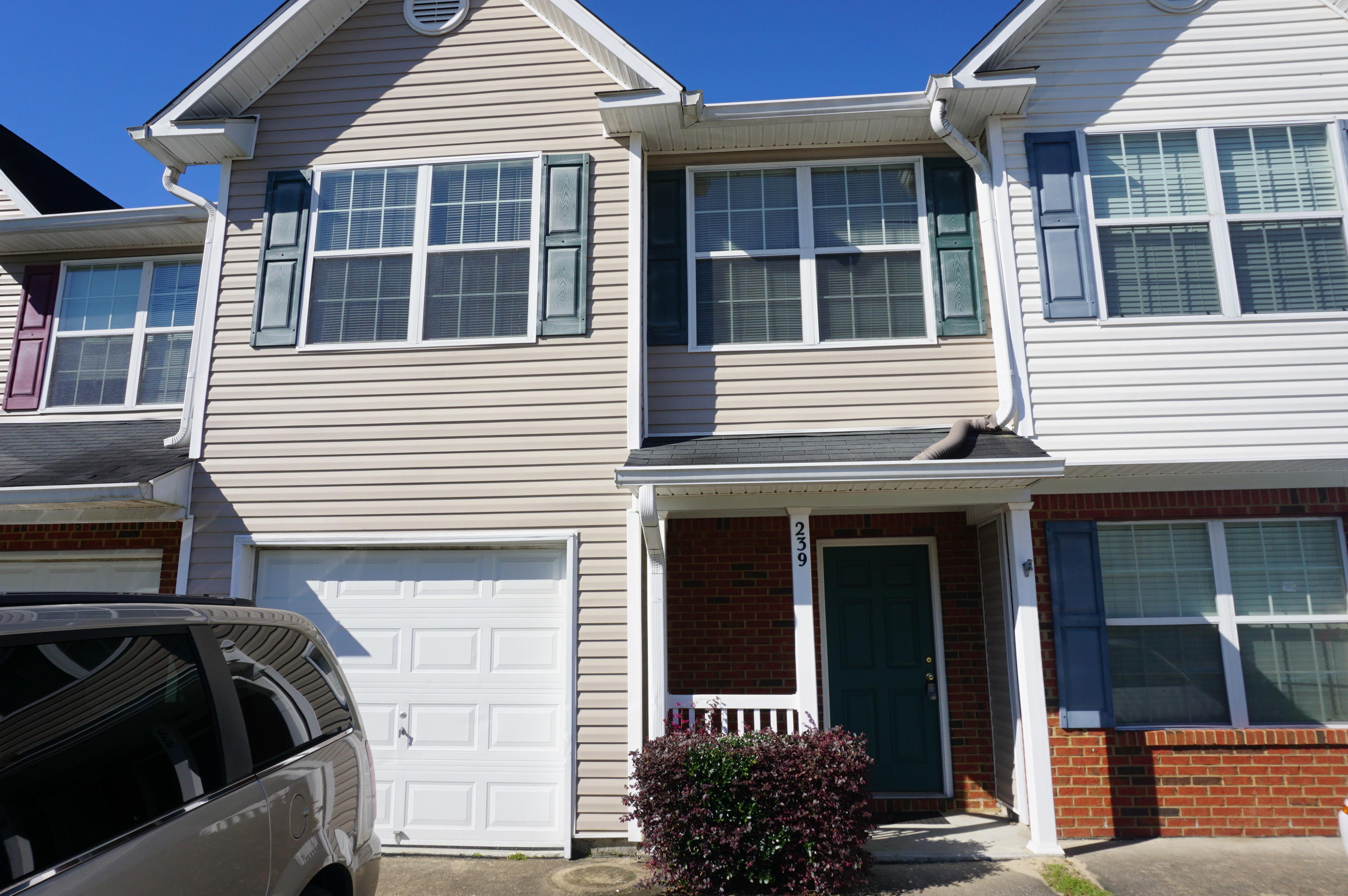 ROLLING PINES T/H LOT 80 BLK C - Residential Lease