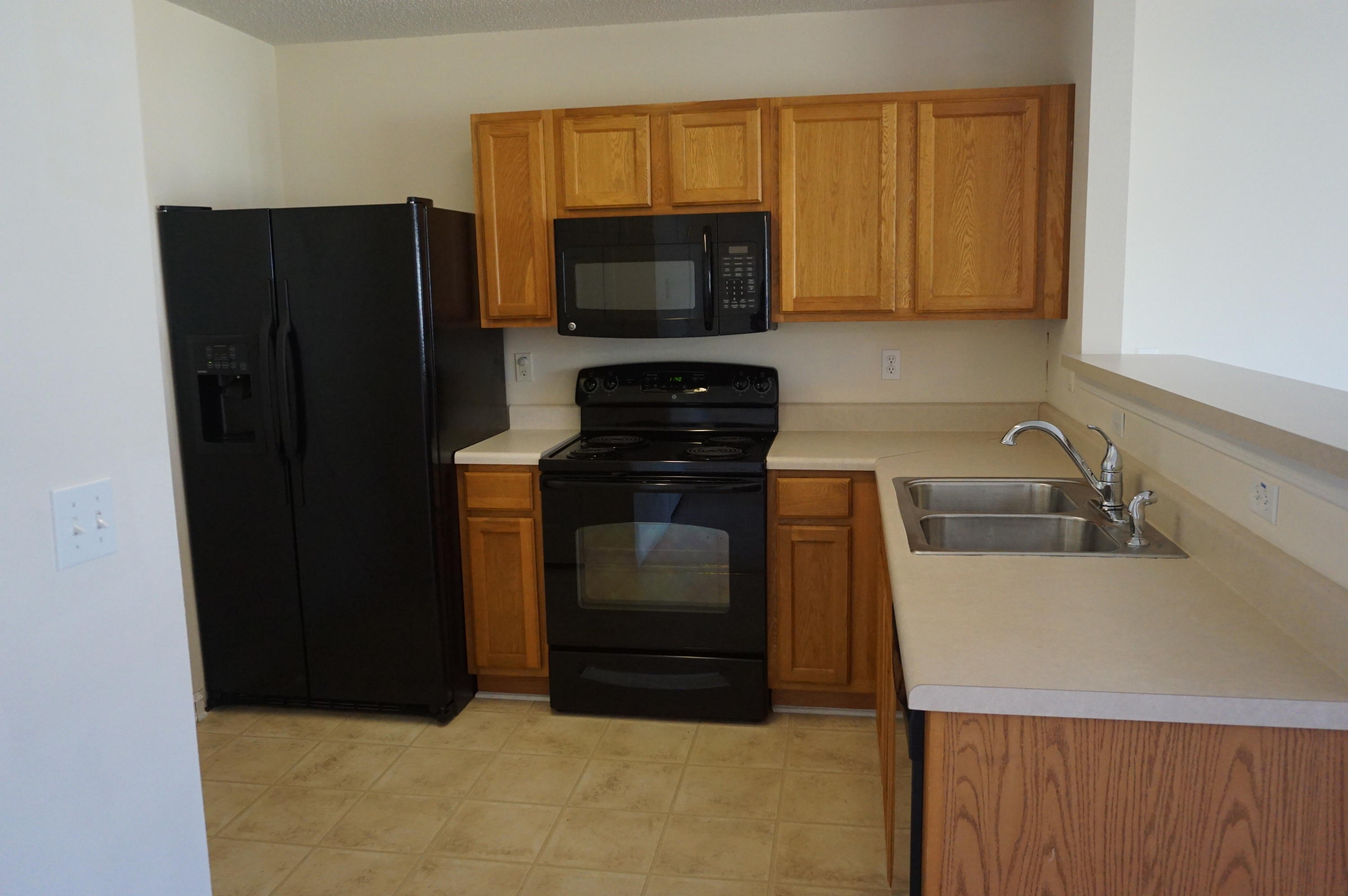 ROLLING PINES T/H LOT 80 BLK C - Residential Lease