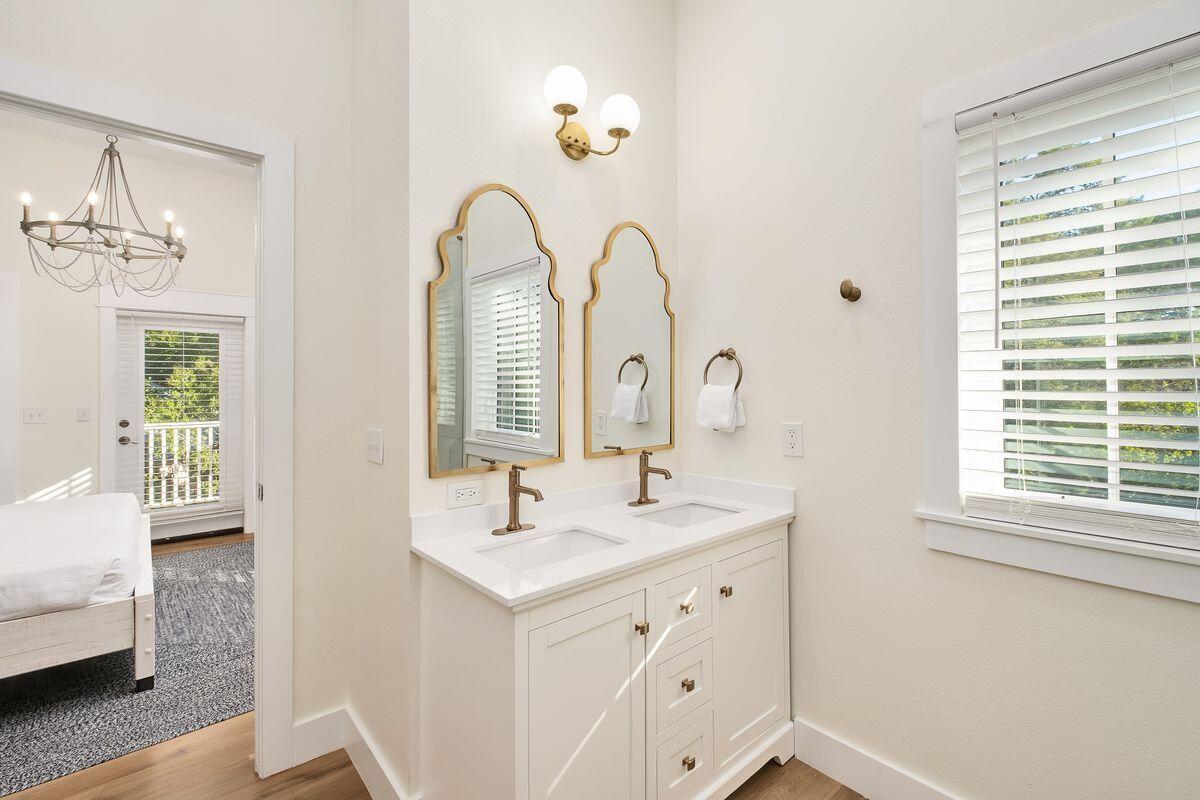 SEAGROVE 5TH ADDN - Residential