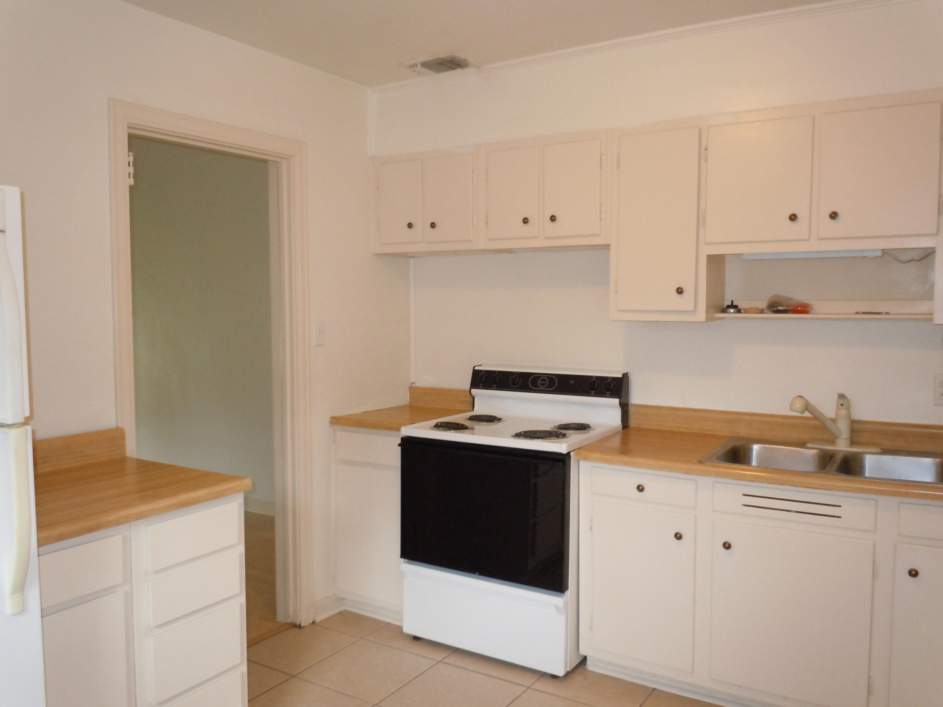 ELLIOTTS POINT 4TH ADDN - Residential Lease