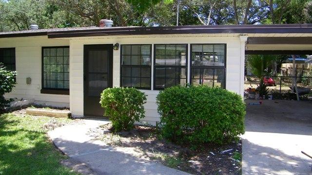 NICE HOME WITH NICE UPDATES TO INCLUDE NEWER CABINETS,WOOD FLOORS.... CONVERTED CARPORT HAS BEEN TURNED INTO FAMILY/GAME ROOM WITH TILE FLOORS. FENCED BACK YARD WITH ADDITIONAL WOOD DECK. PETS ALLOWED WITH NON-REF PET FEE. Available October 11.