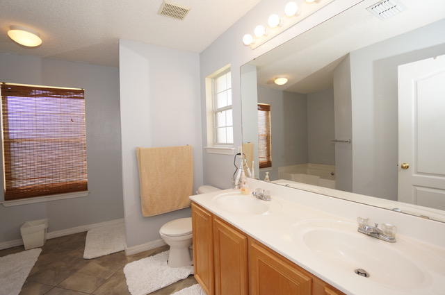 PARADISE RETREAT - Residential Lease