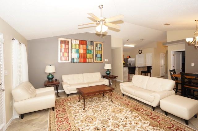 PARADISE RETREAT - Residential Lease