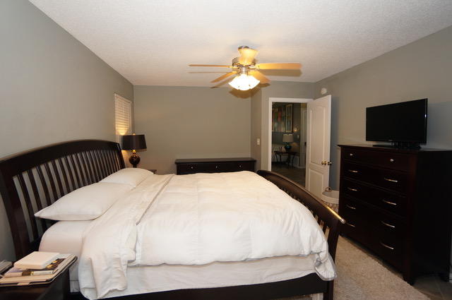 PARADISE RETREAT - Residential Lease