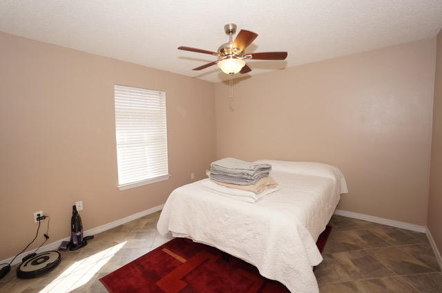 PARADISE RETREAT - Residential Lease