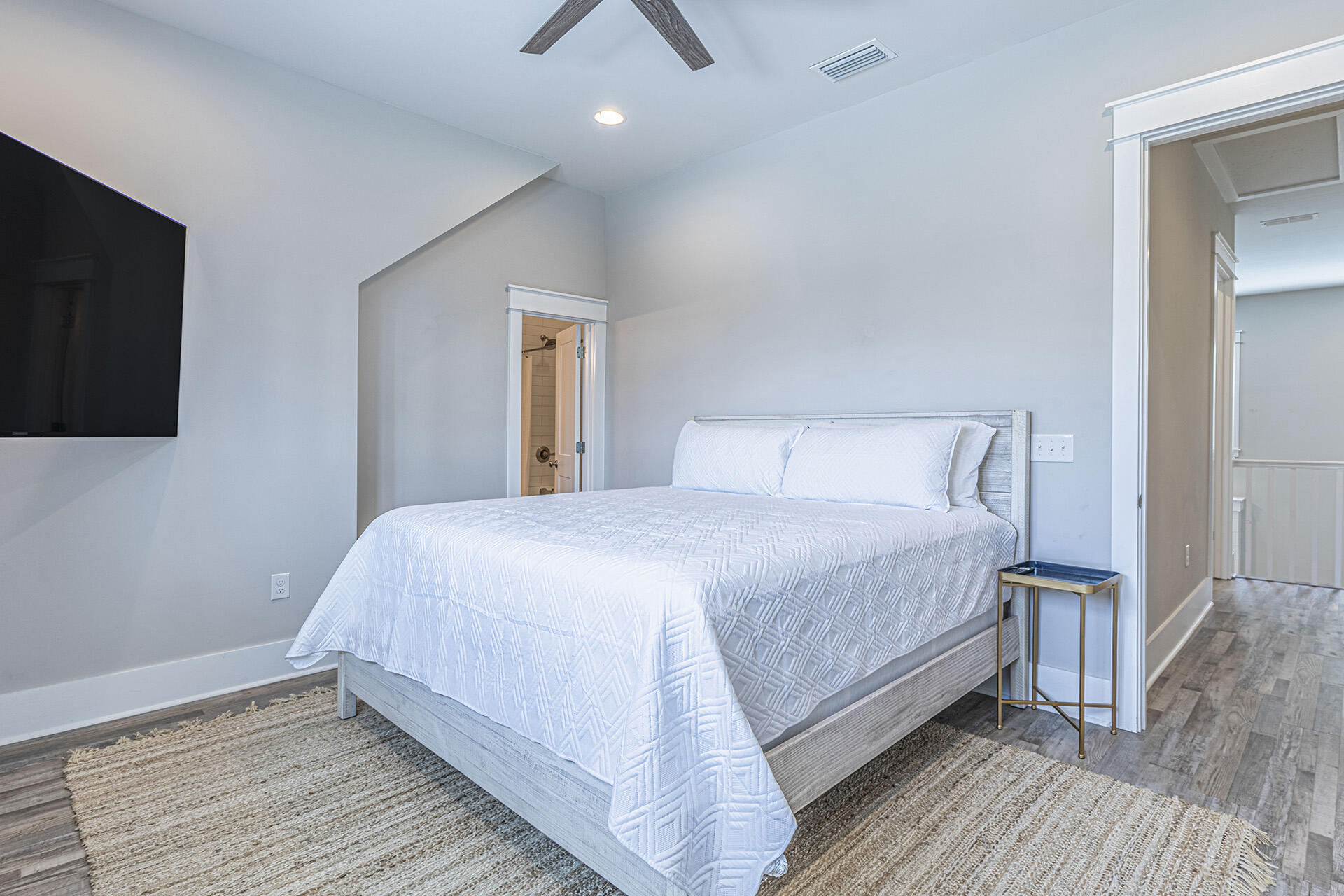 LAKESIDE AT BLUE MOUNTAIN BEACH - Residential Lease