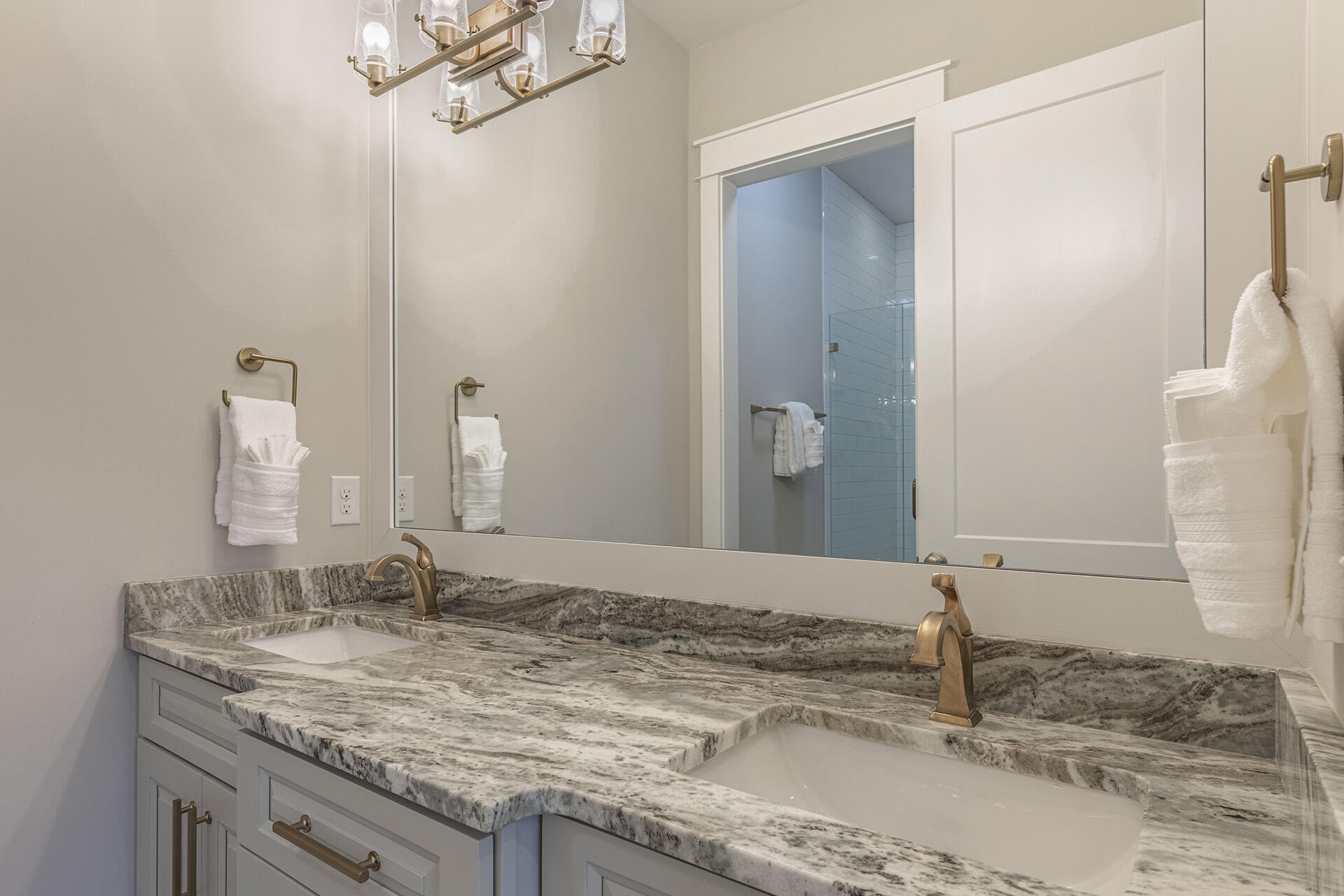 LAKESIDE AT BLUE MOUNTAIN BEACH - Residential Lease