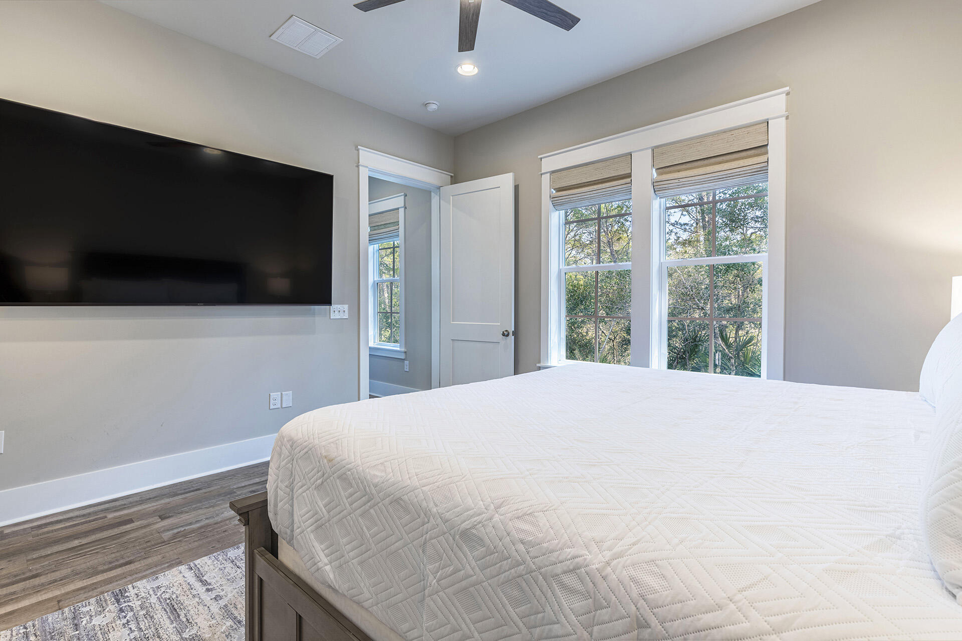 LAKESIDE AT BLUE MOUNTAIN BEACH - Residential Lease