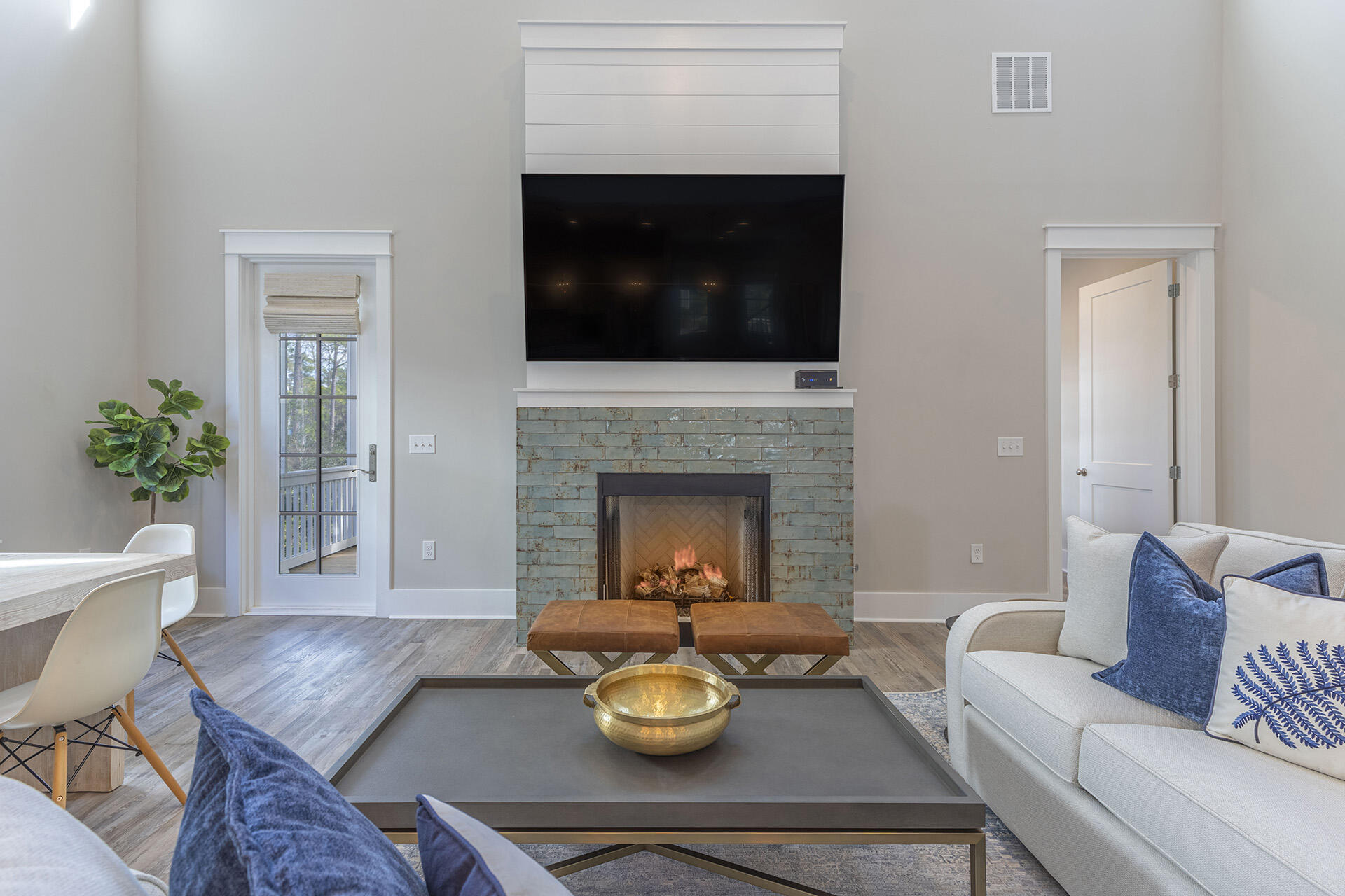 LAKESIDE AT BLUE MOUNTAIN BEACH - Residential Lease