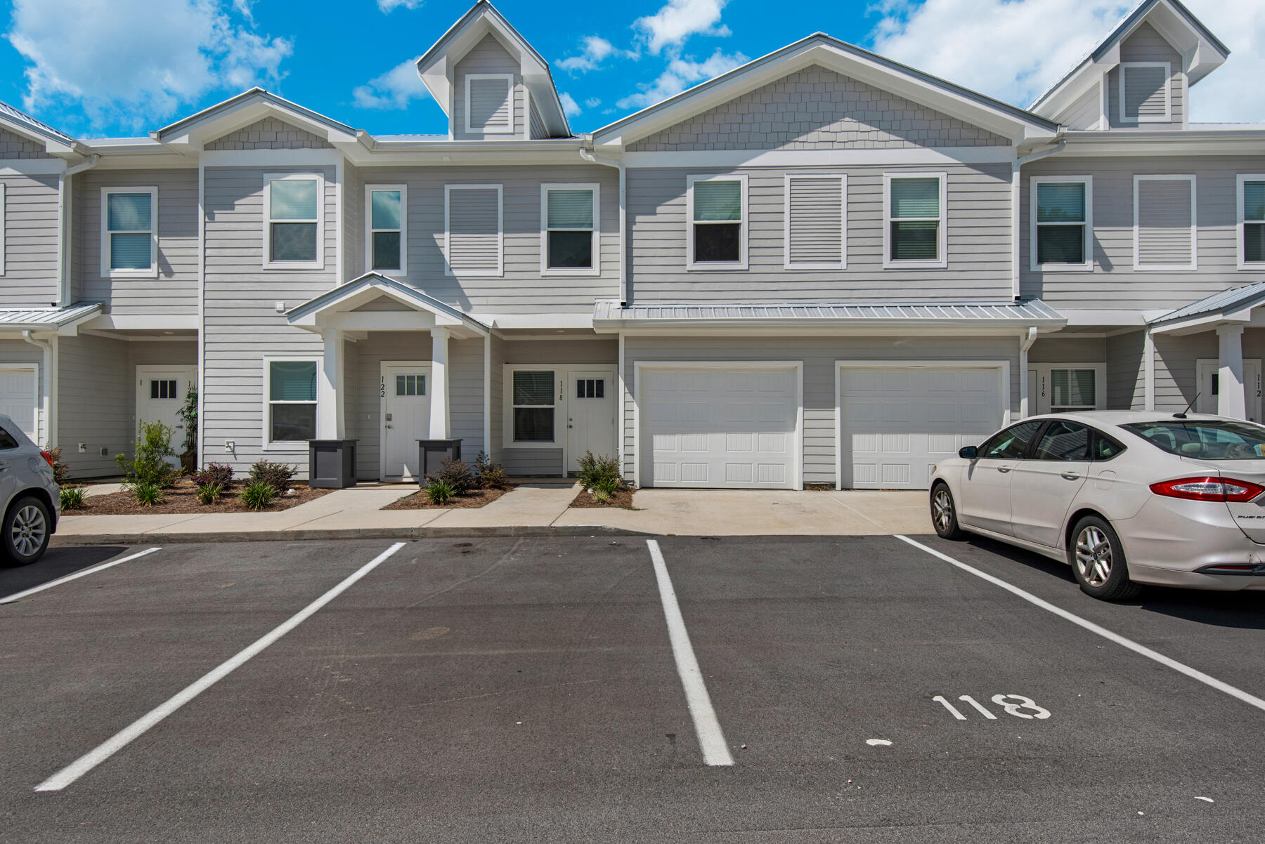 THE VERANDAS AT FREEPORT - Residential Lease
